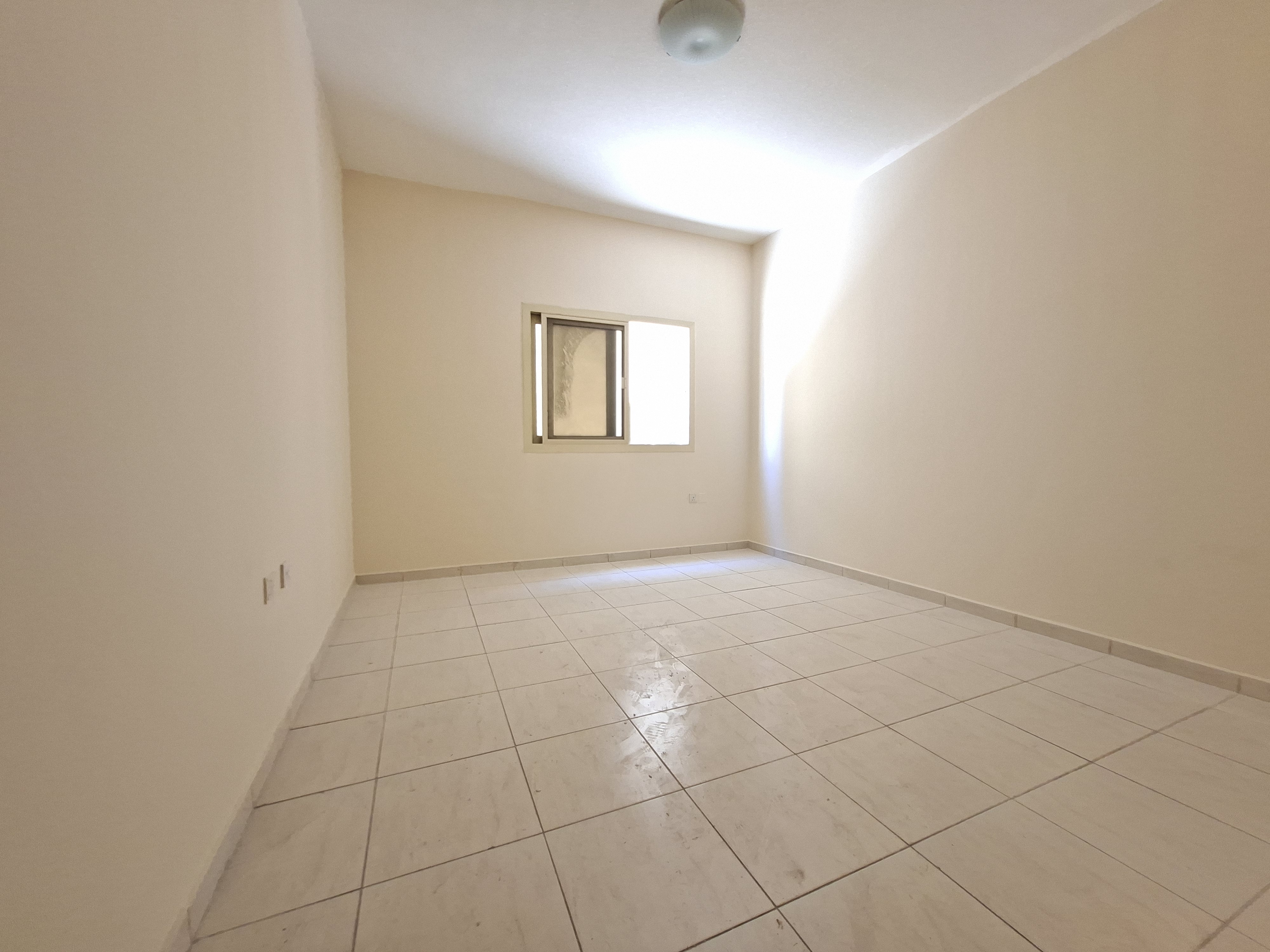 Very good 1. bhk APARTMENT with parking near to Muwailah park