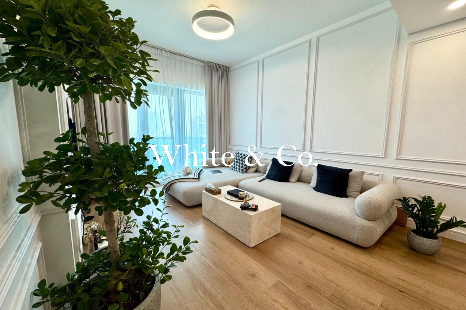 Furnished | Luxurious Layout | High Floor