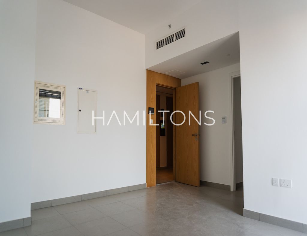 Modern Apartment | Fully Walkable Community | Resale Opportunity