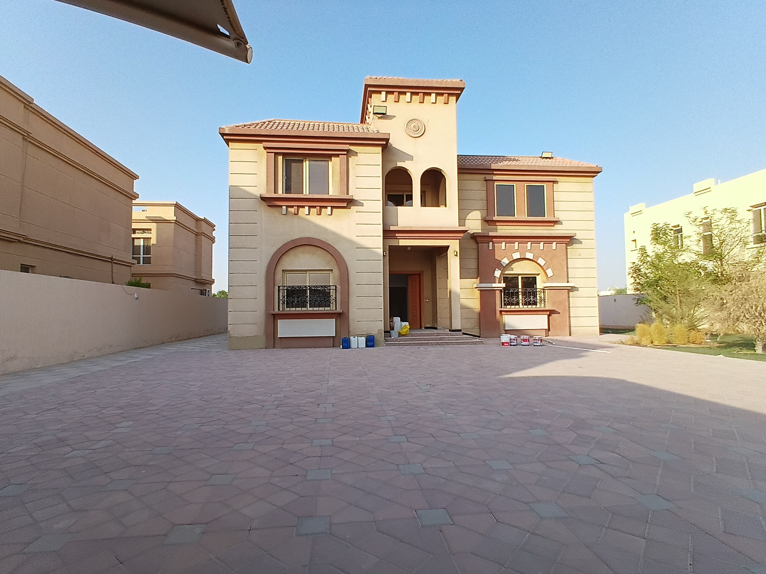 Luxurious 5-BR villa + maid + driver room No cash Deposit in al noaf sharjah