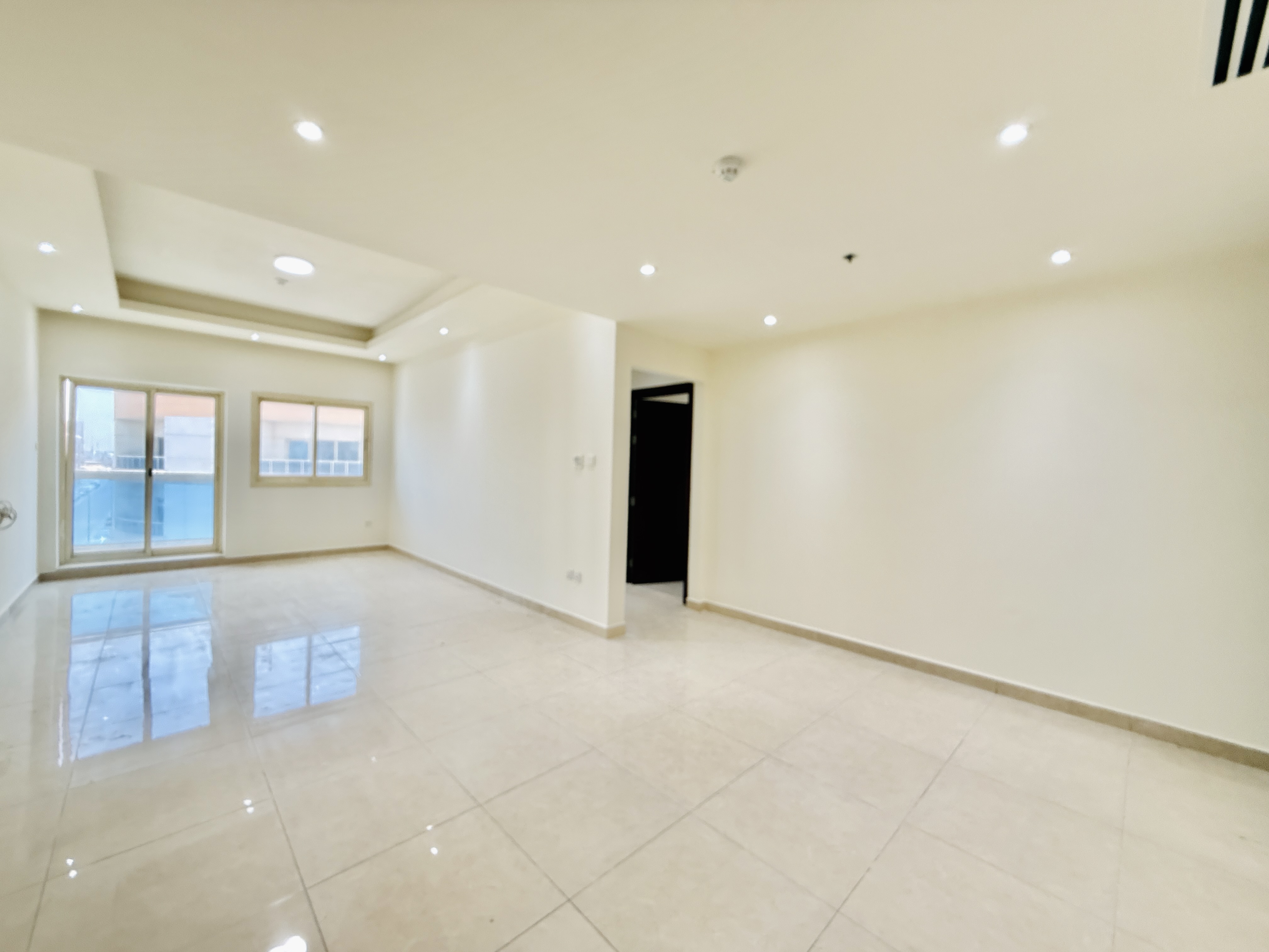 READY TO MOVE IN / 2BHK WITH MAID ROOM/ GYM POOL AND PARKING/ JUST IN 85K