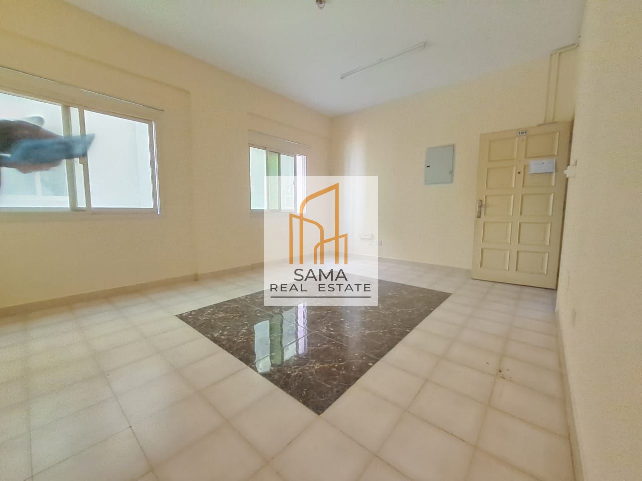 1 BHK WITH FULL TUB WASHROOM N SPACIOUS KITCHEN CLOSE TO BUS STATION N MADINA SHOPPING CENTR RENT 29K