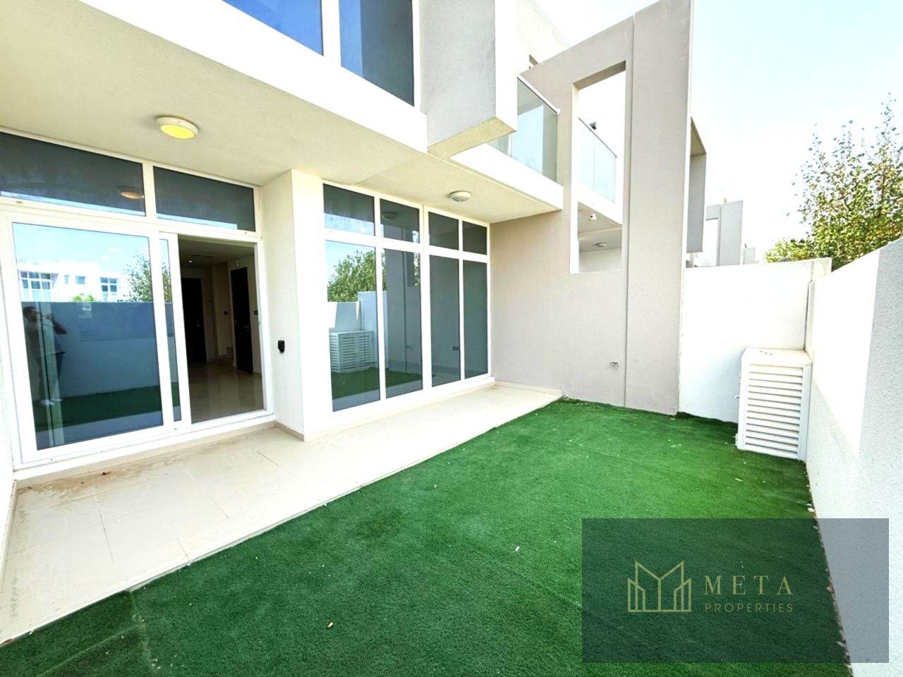 Beautiful 3Bedroom Townhouse, Close to Pool and Park