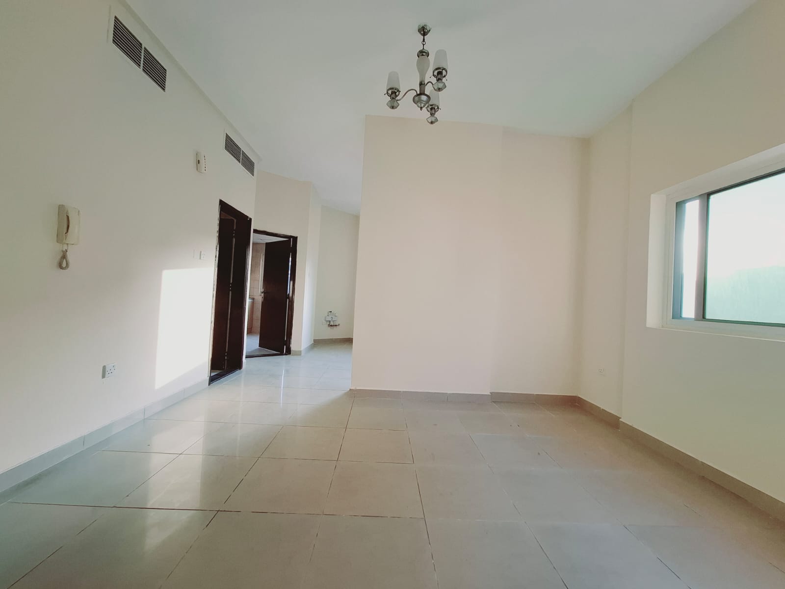Lavish 1BHK // close to park // Central AC GAS // prime Location // Ready to Move: For Family