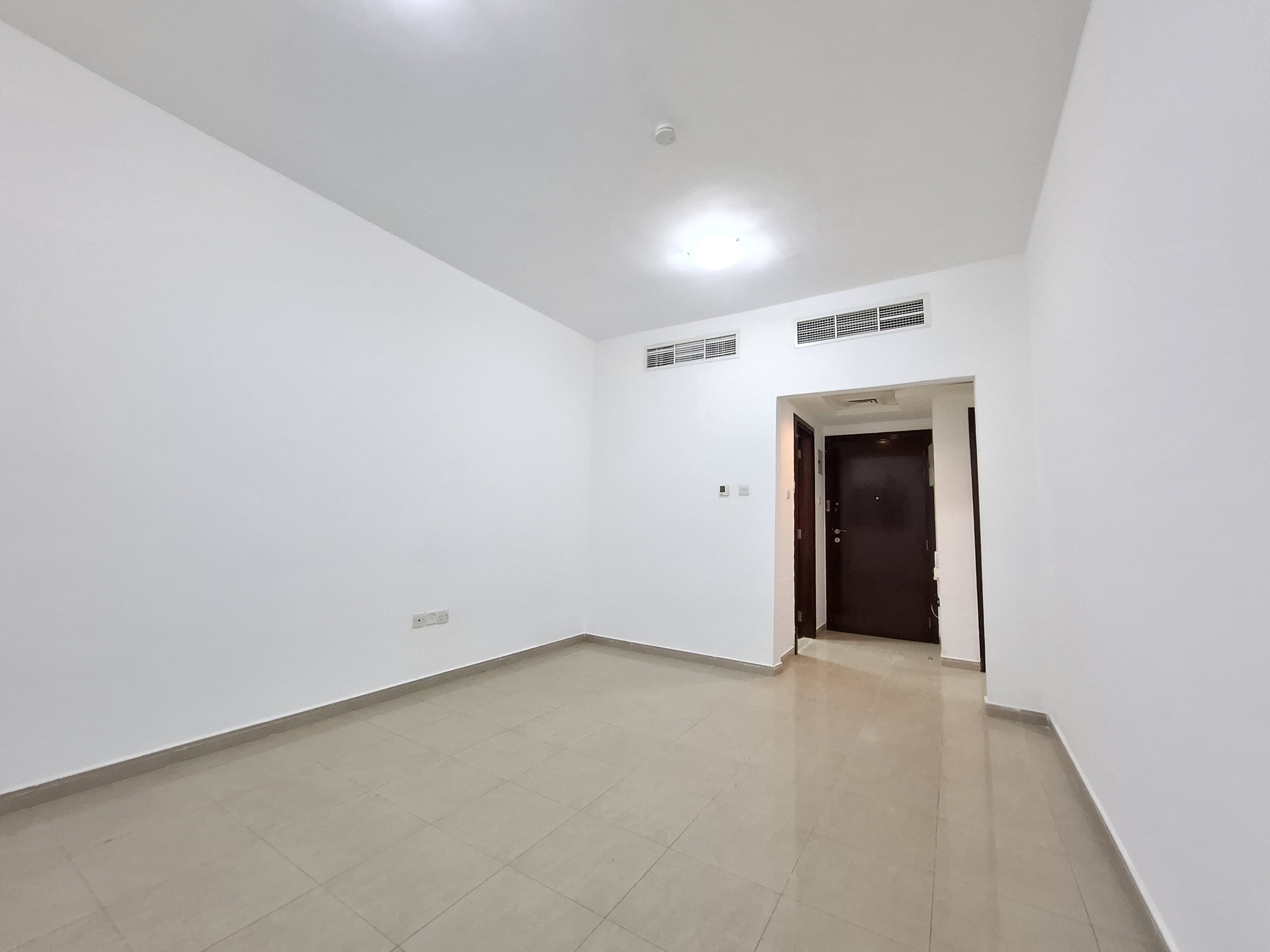 Spacious 1-BHK // same as new bldg // free Parking // Central AC GAS// Prime Location