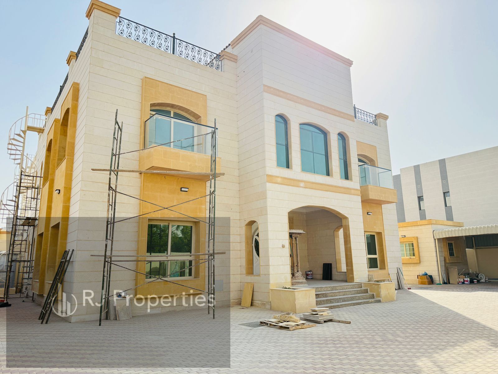 5BHK Villa Nice Finishing Big space Bring location Family Area Affordable Price