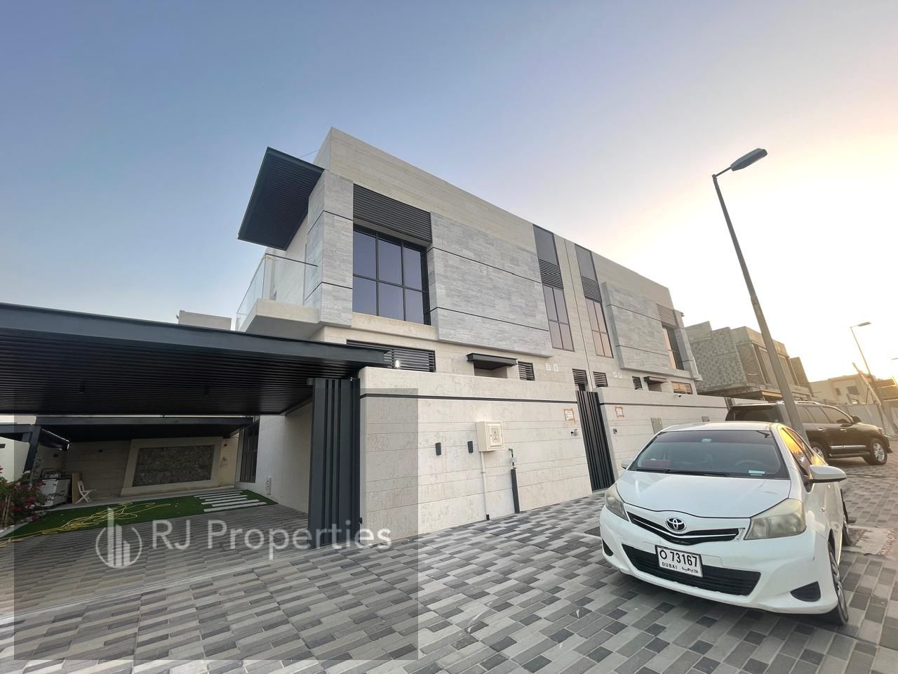 4BHK Villa Bright Location Family Area Beautiful Finishing Affordable Price