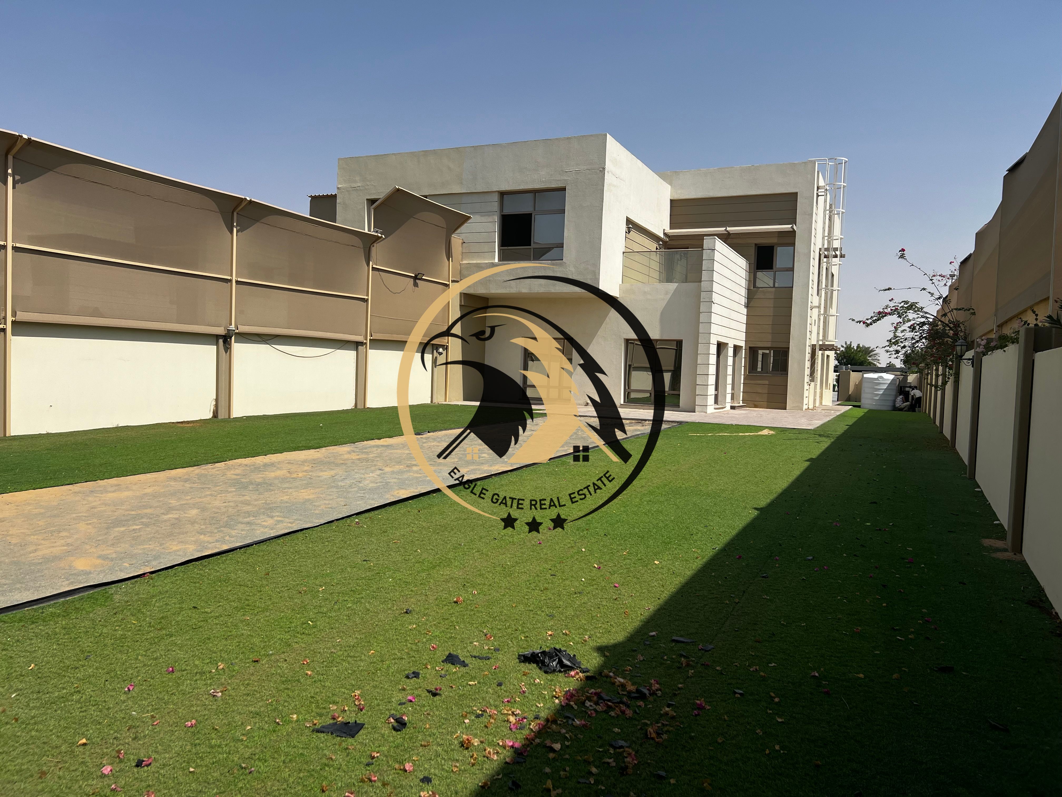 Spacious 5 Bedroom Villah avalible for Rent 160k 2 checques