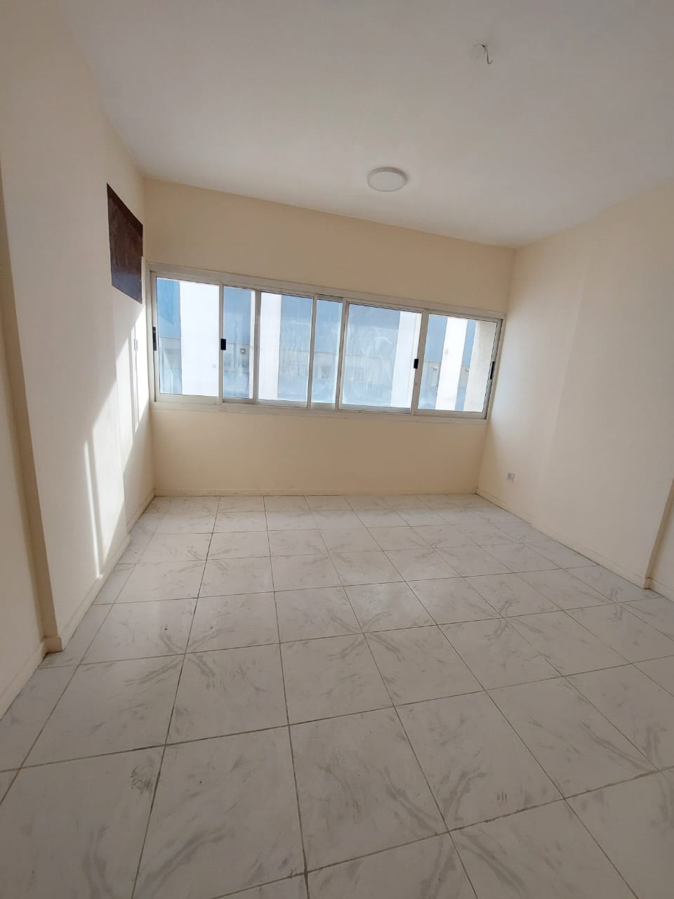 Fully Renovated 2bhk Brand New interior With Big Balcony in Abu Shagara Aed 29999 Only Size 1500 Sqft Washroom 2