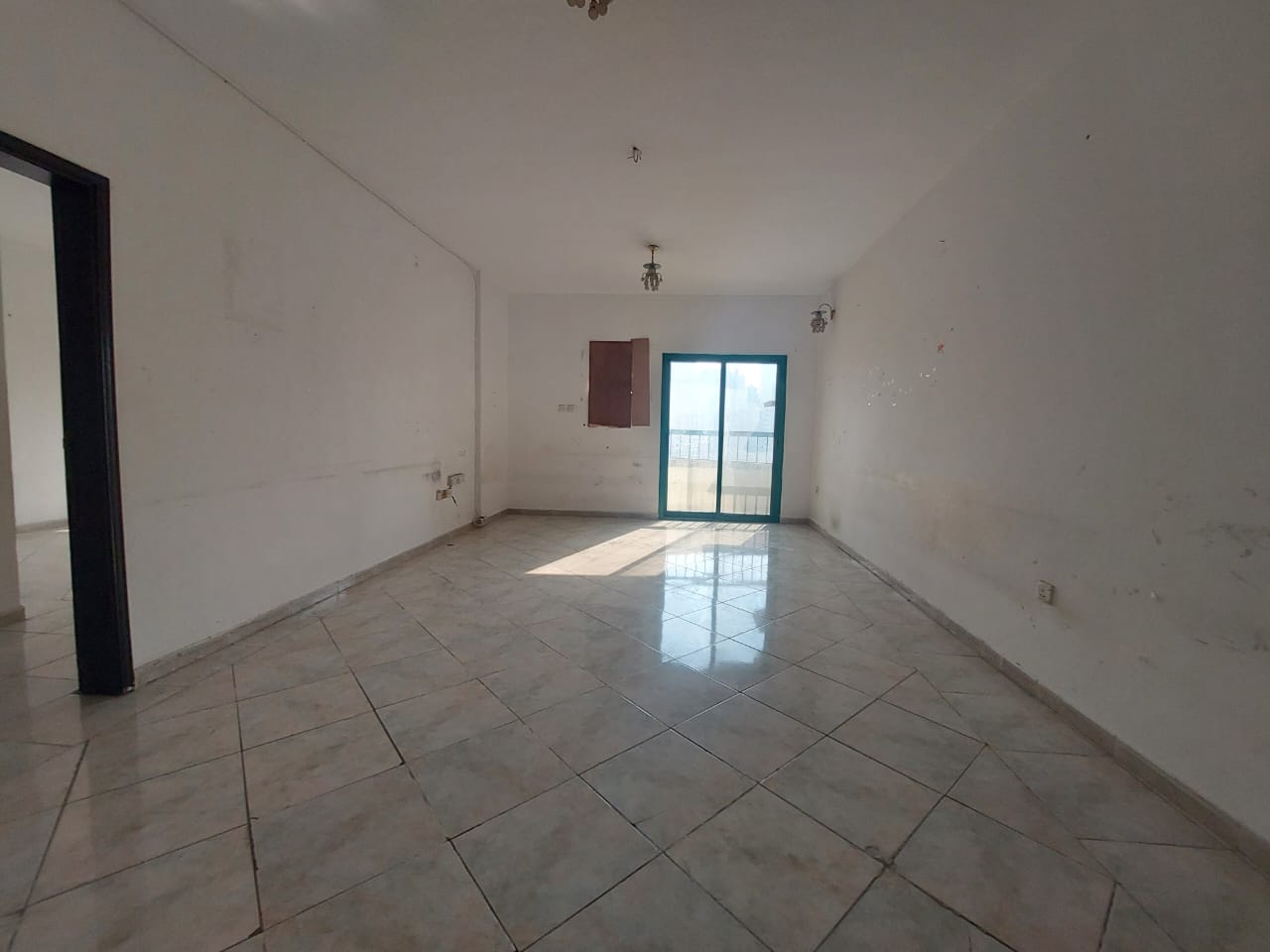 No Deposit Big Size 1bhk With Balcony & Master Bedroom Opposite to Abu Shagara Park Aed 29999 Only Size 1100 Sqf Washroom 2