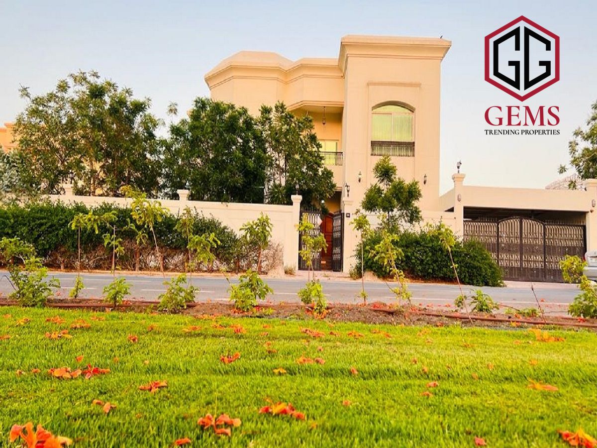 ENCLOSED BY GREENERY | SERVANT BLOCK | MODERN