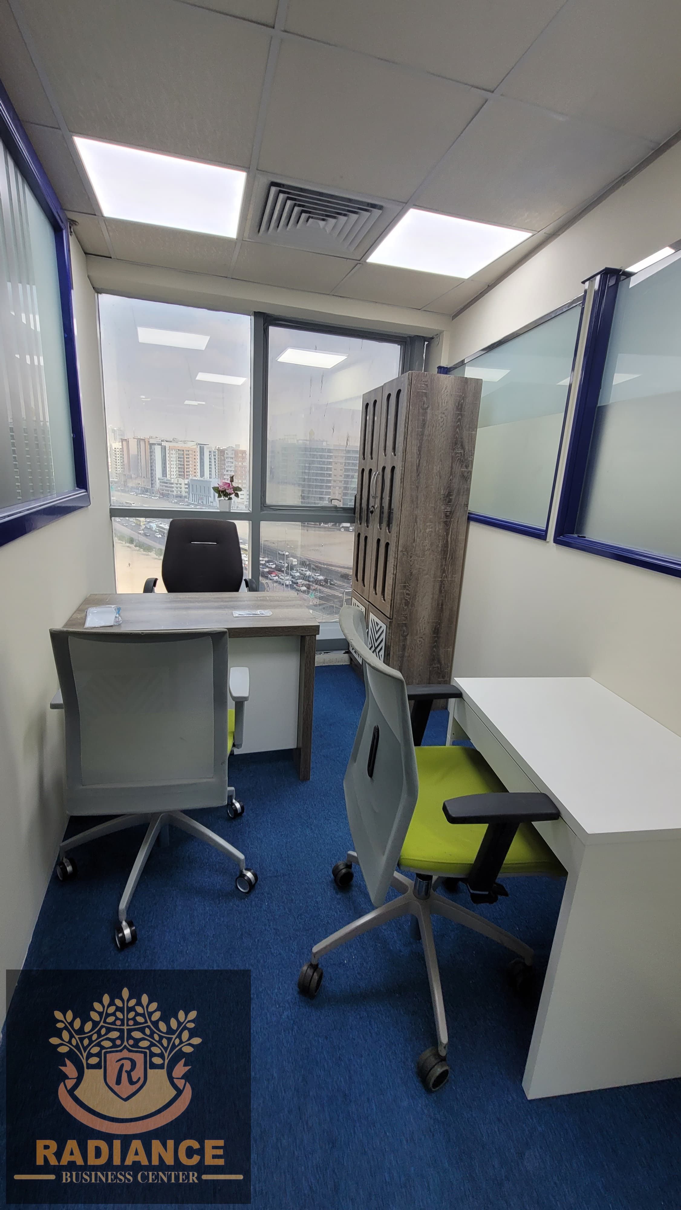 Fully furinished office @ business center available from 2000 aed monthly/ Ejari from 3000 onwards full year active