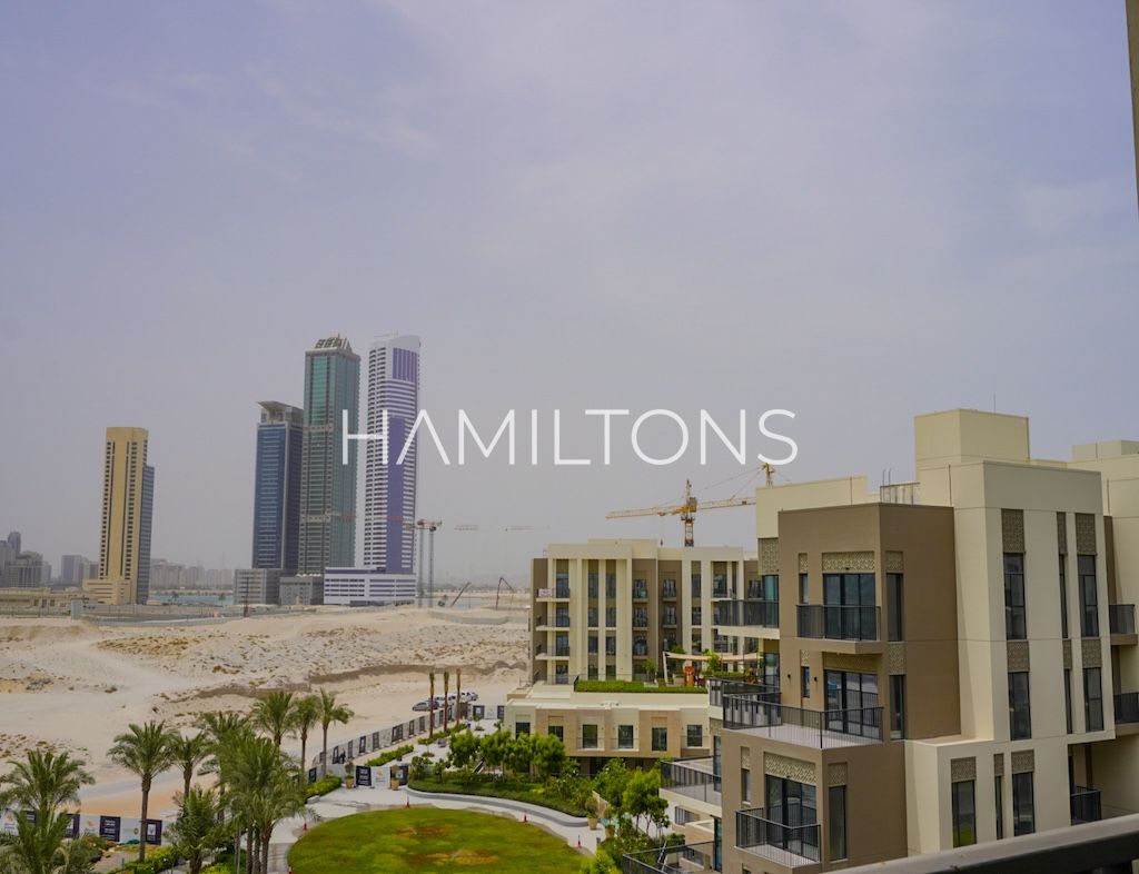 Beachfront Unit | Stunning Sea Views | Vacant | Resale