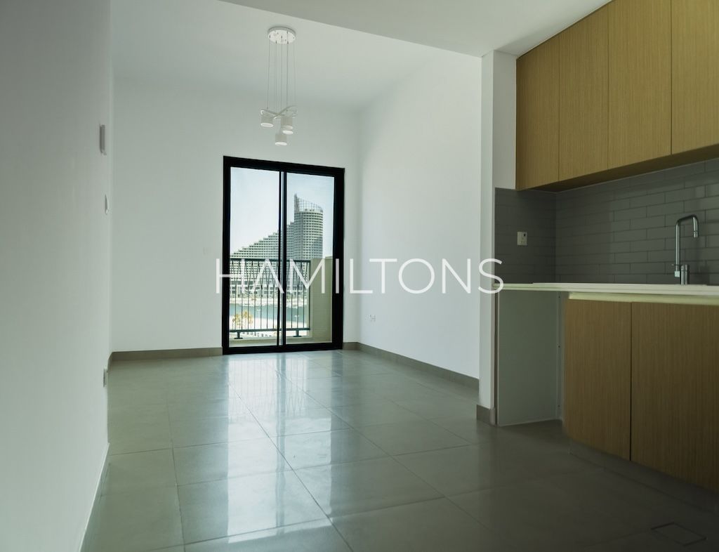 10 mins to Dubai | Vacant Apartment | Sea Views | Resale