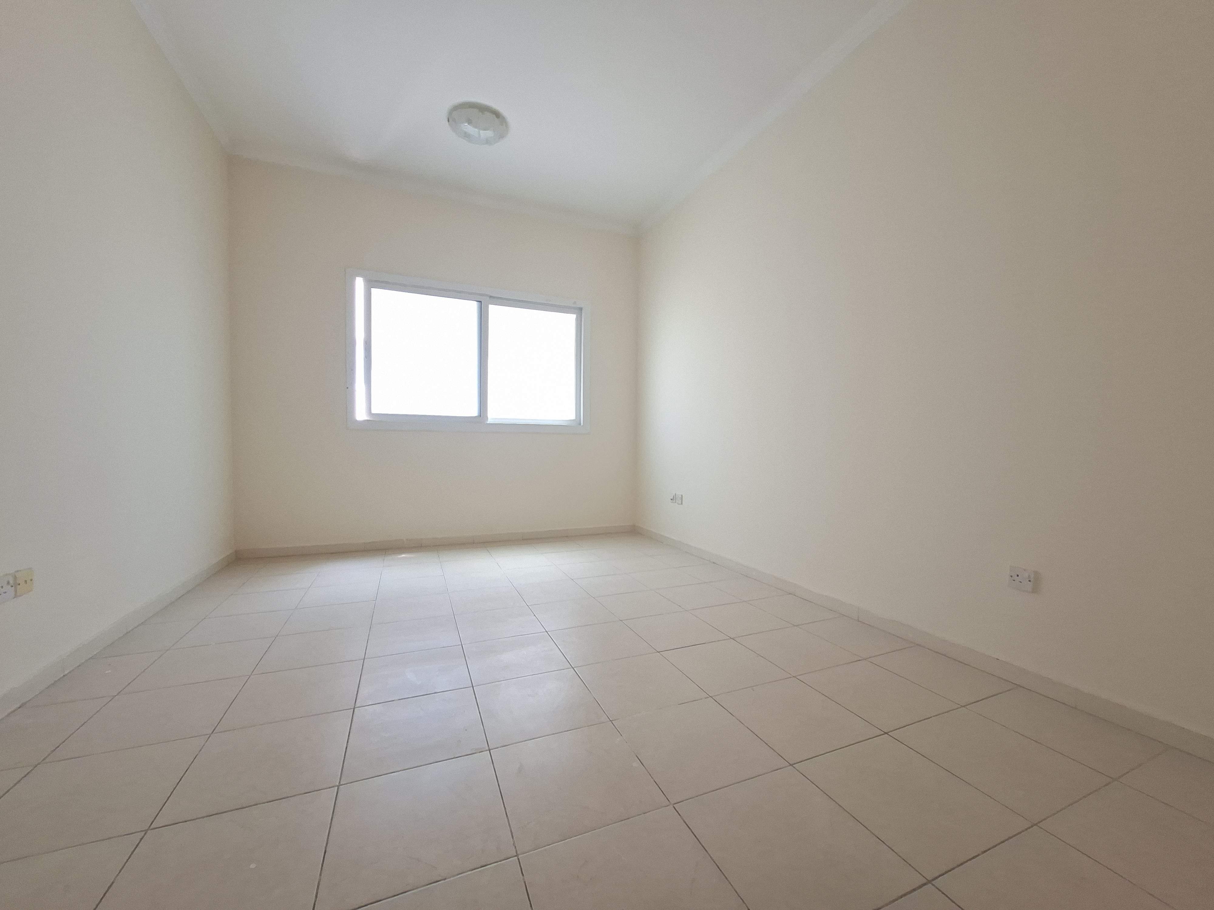 Big Luxury 1. bhk APARTMENT available close to Madina Shopping Centre