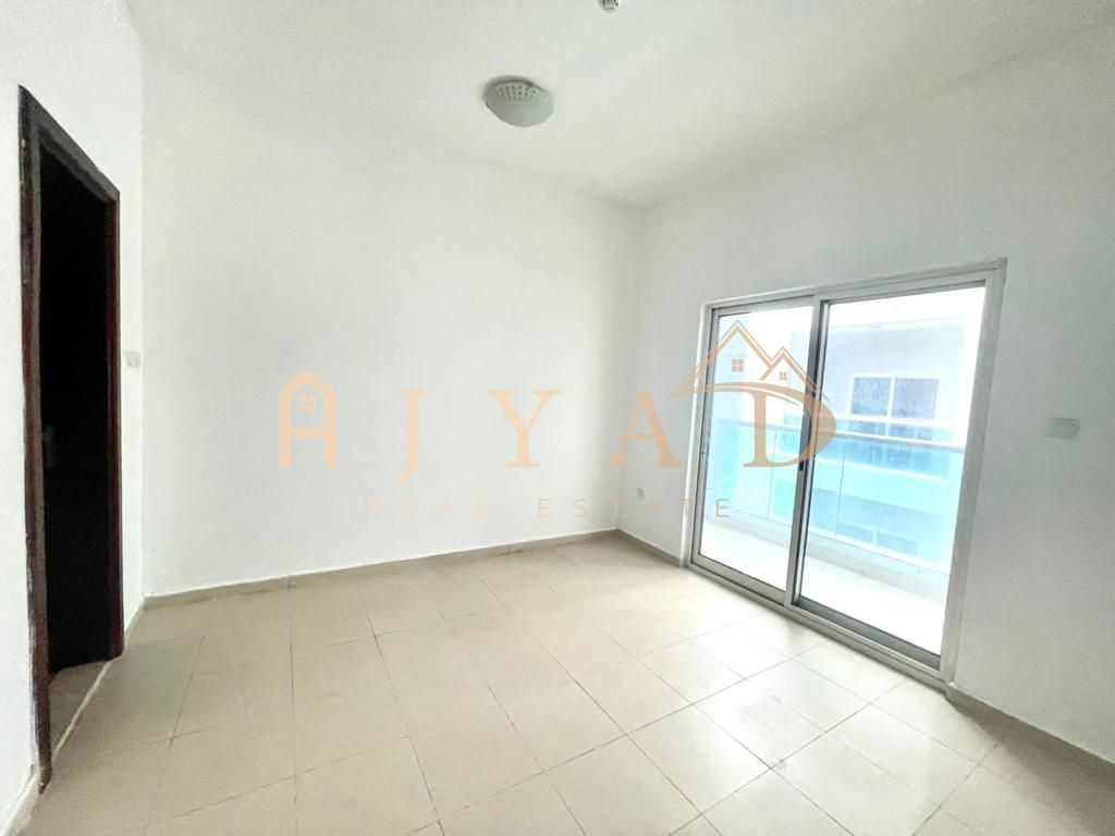 For sale: a one-bedroom apartment with a living room in City Tower Towers, with a private parking space for the apartment.