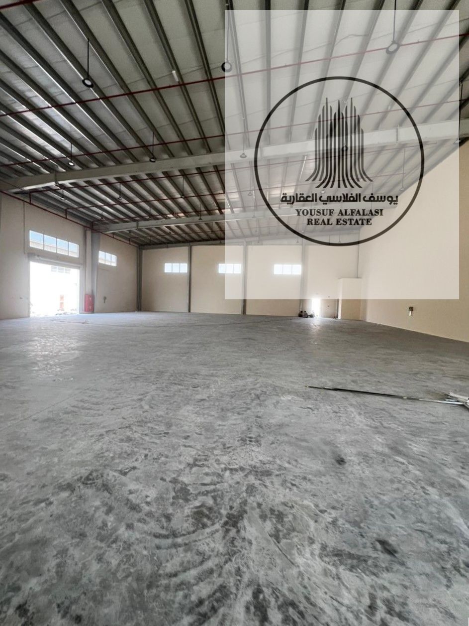 For rent at an excellent price, a 14,000 square foot warehouse with 135 kilowatt electricity on a main street