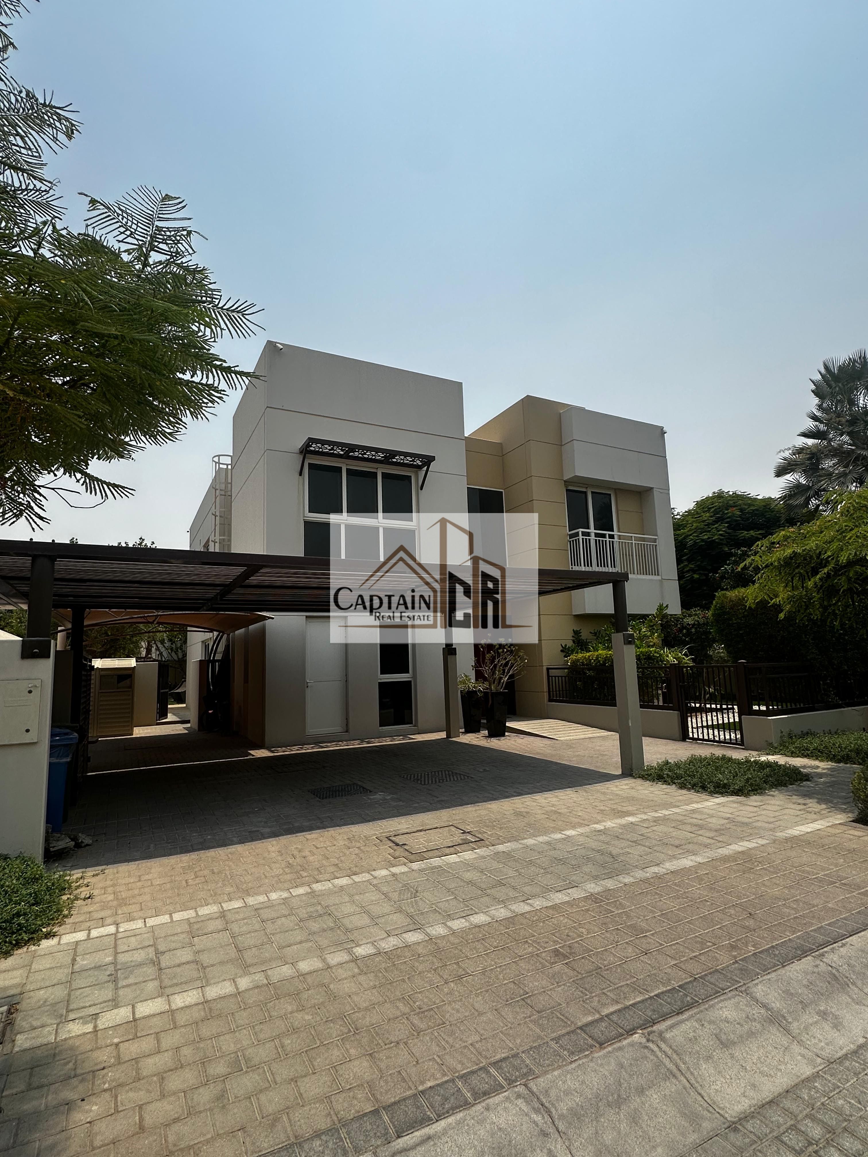 Spacious corner unit 5 BHK Villa for sale with private pool gardan made room .