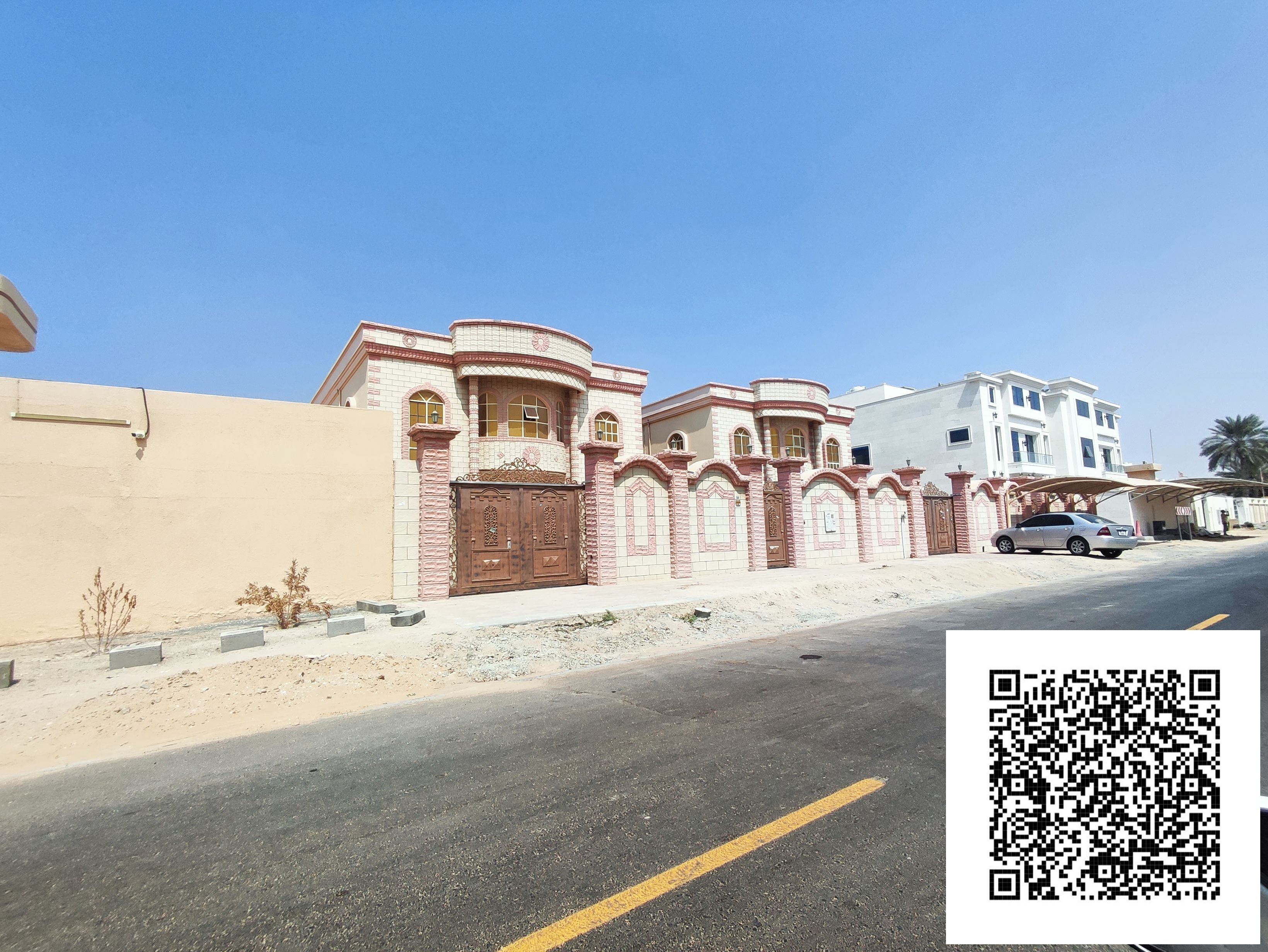 Villa for sale opposite the mosque