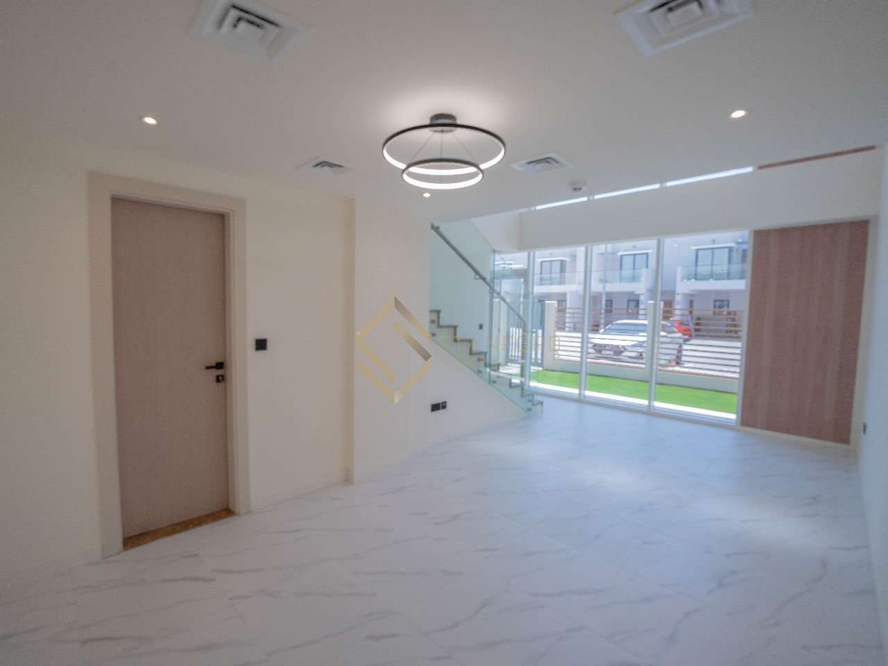 Luxury | Spacious Bright | Prime Location