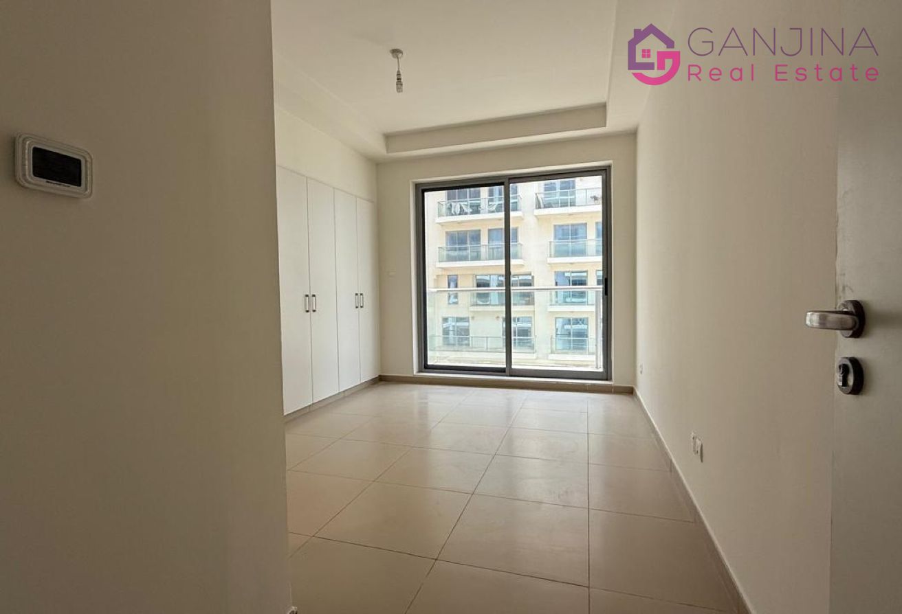 Bright 1-Bed Apartment – Sea View & Easy 6 Cheques