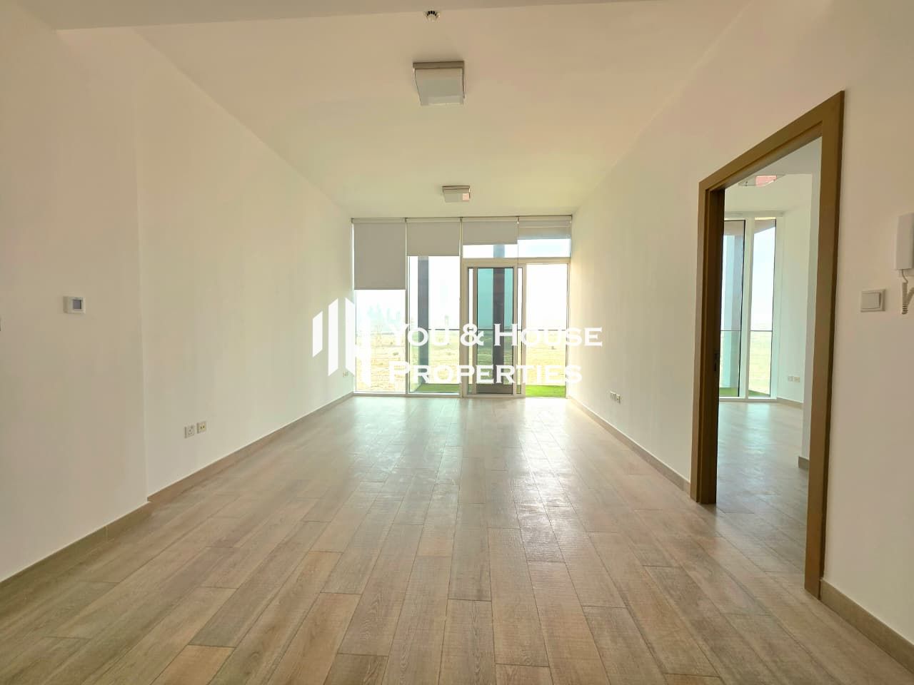 Stylish High Floor Apartment I Luxury Living I Closed Kitchen