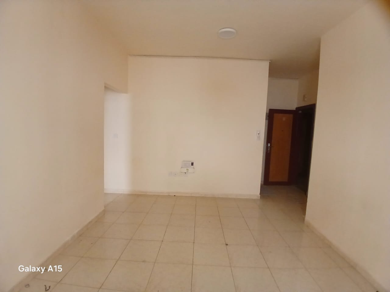 Hote offer 1bhk only for family near to glasse super market price 27k