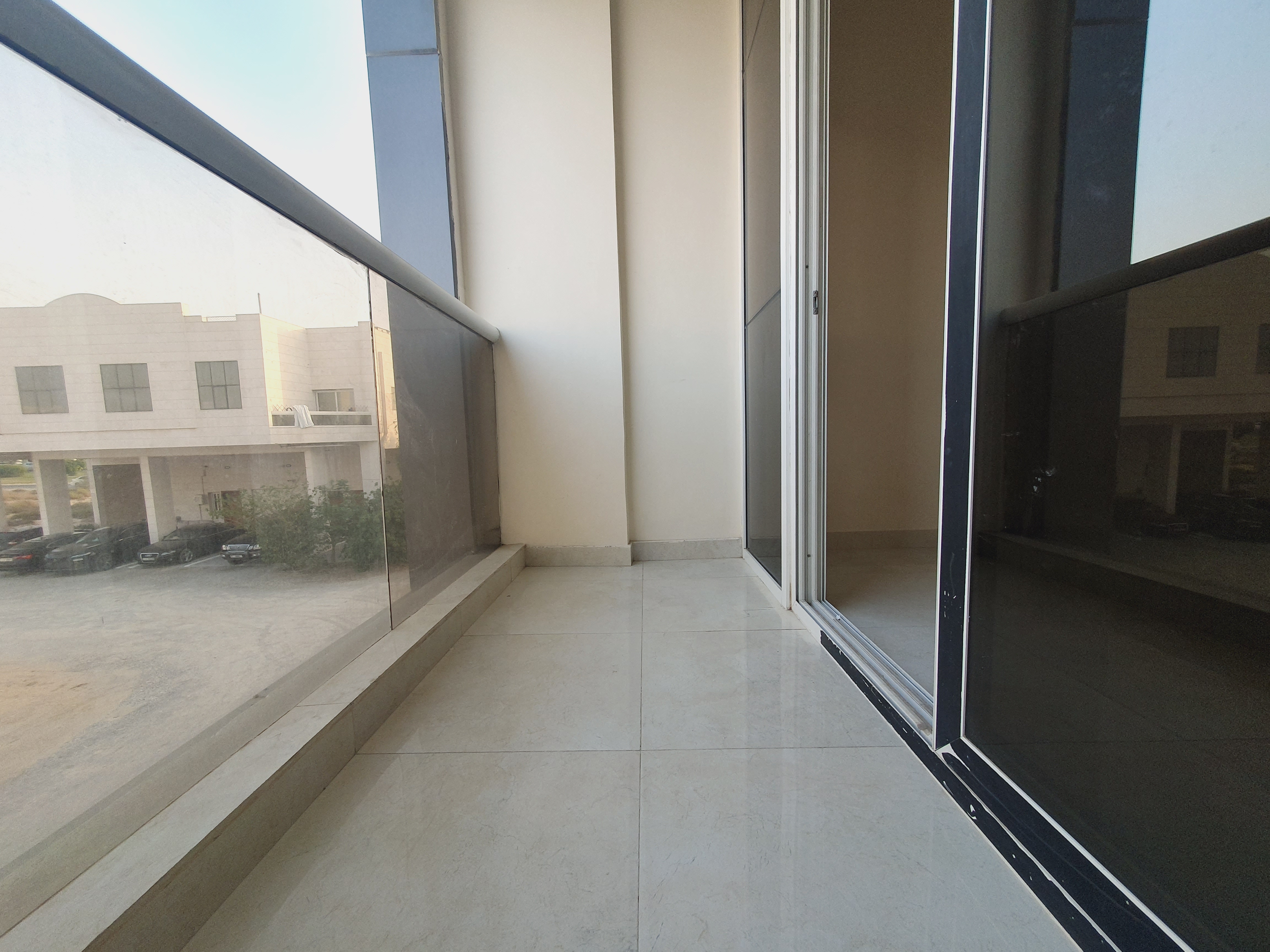 Hote offer 1bhk with balcony and 2 washroom in al hoshi area price 36k