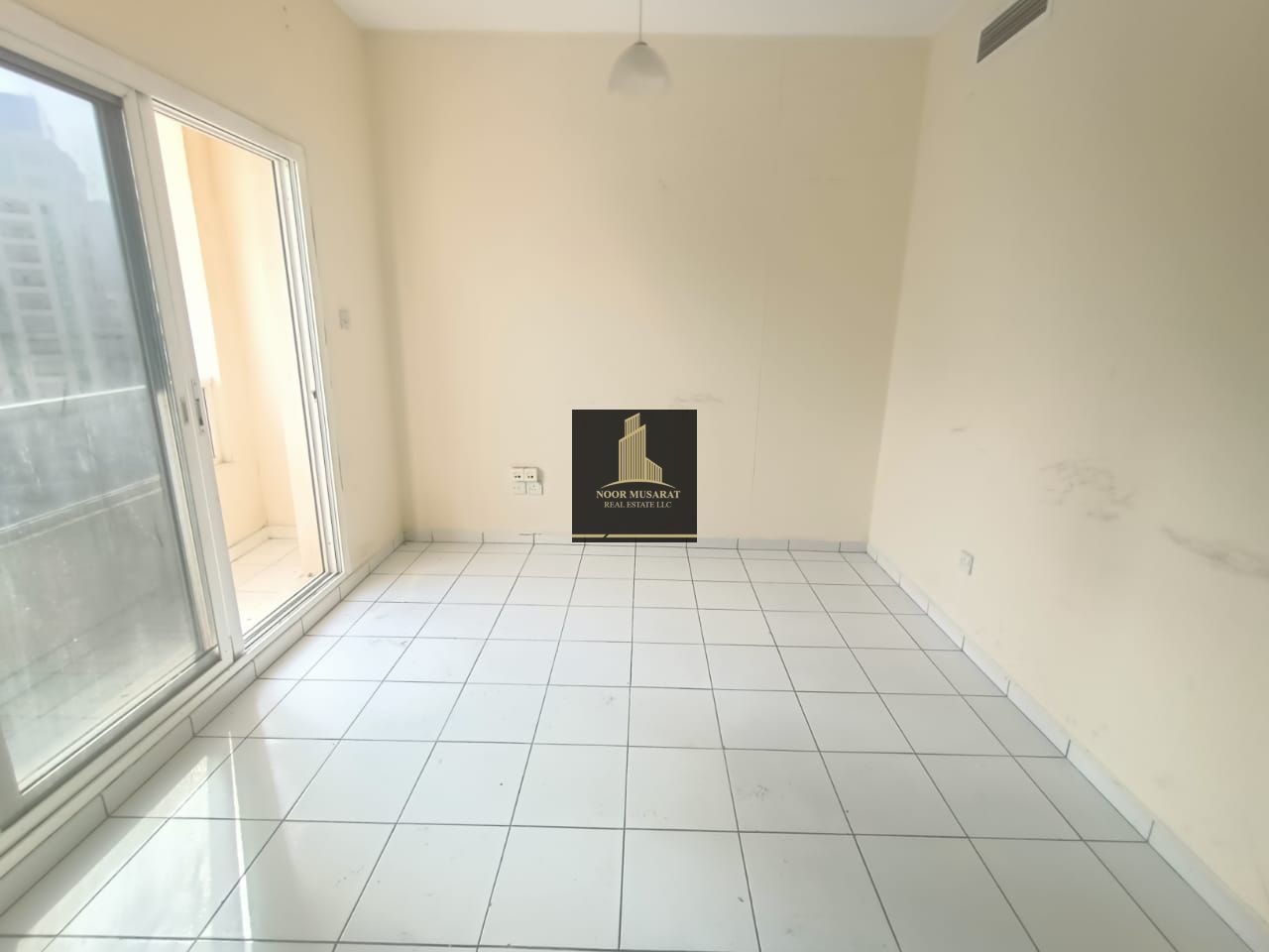 Luxury 2 bhk with Balcony apartment Near Nahda park with 4 cheque