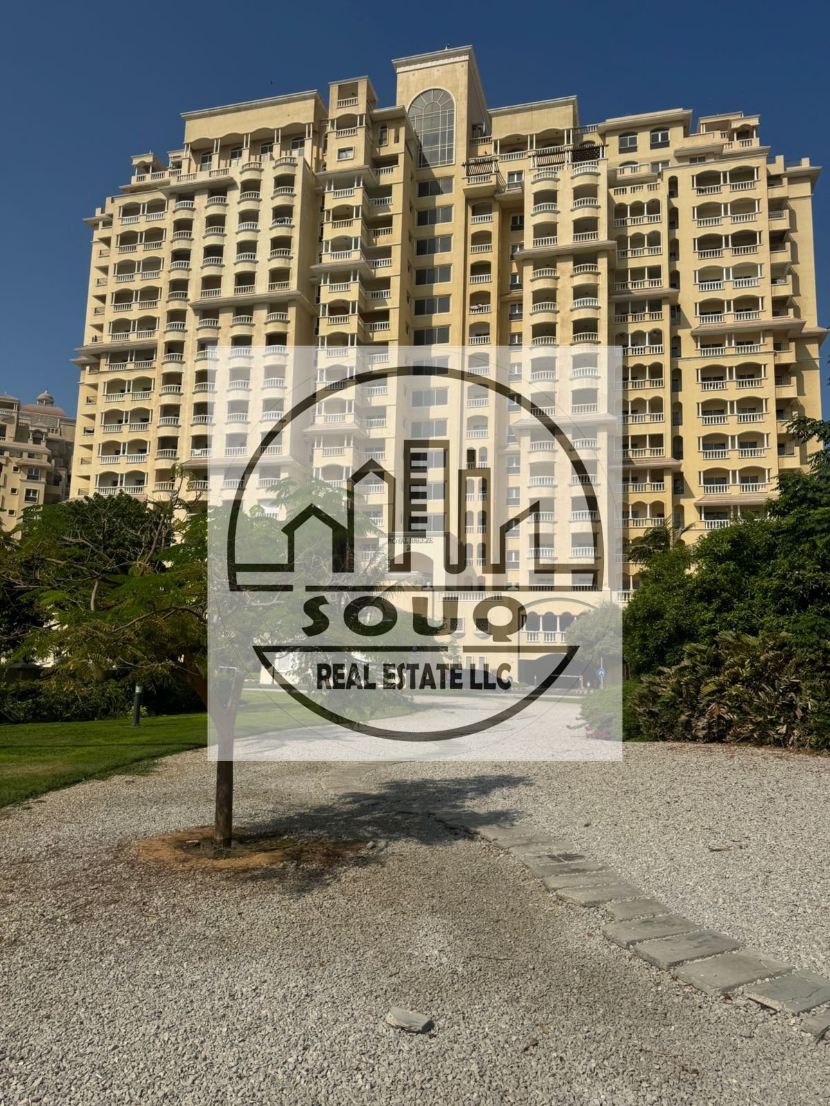 Royal Breeze 1: 1 BR Waterfront Apartment