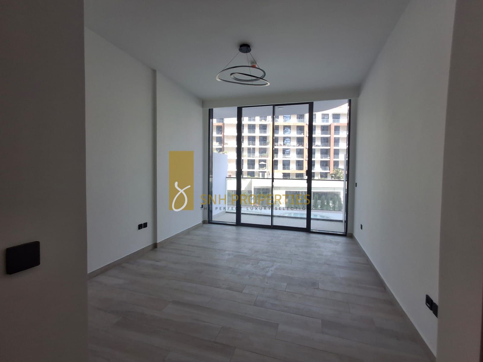 BRAND NEW | LUXURY AMENITIES | COMMUNITY VIEW