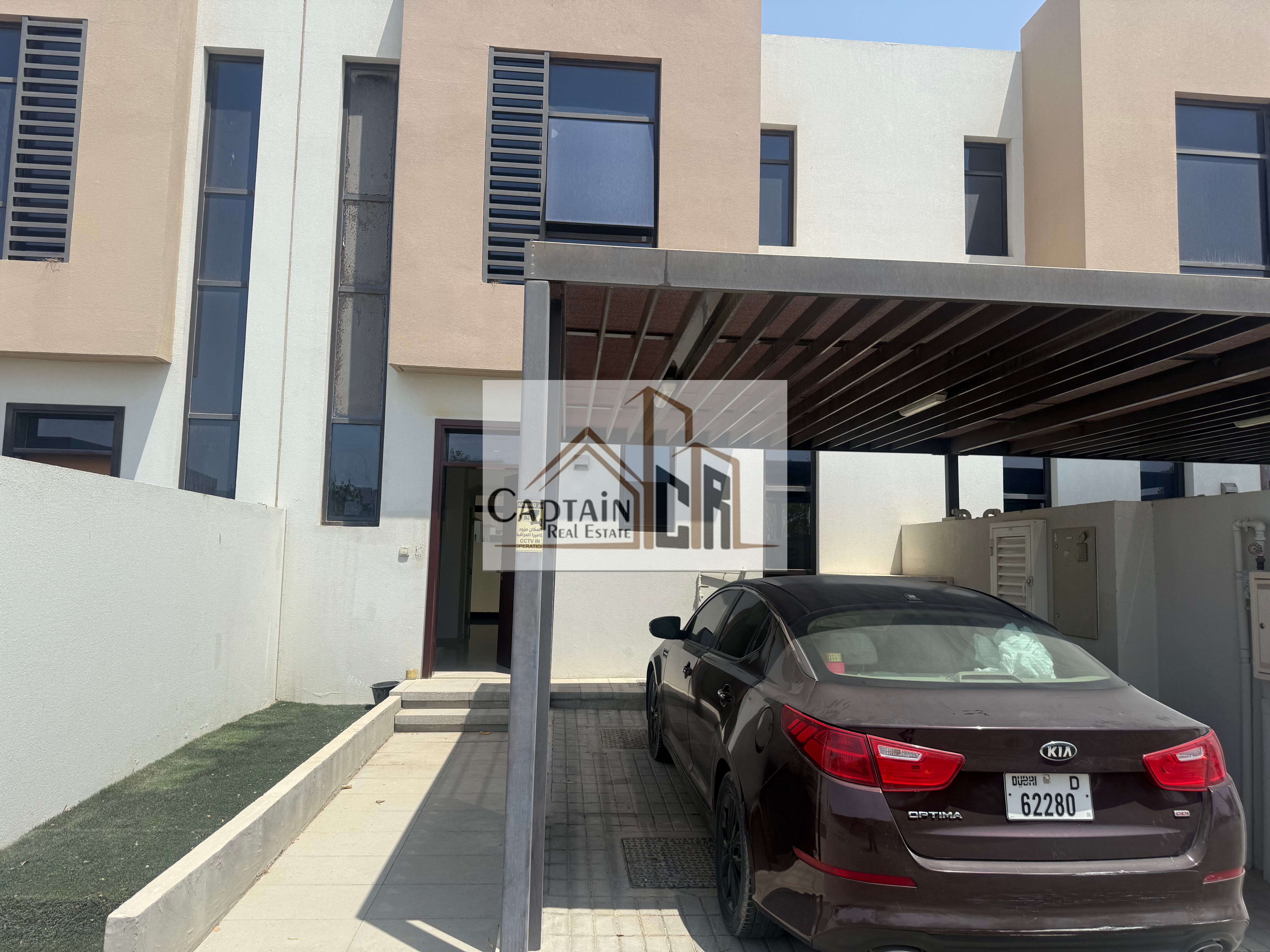 Luxurious 2-bhk Villa for rent Balcony Maid Room Open View