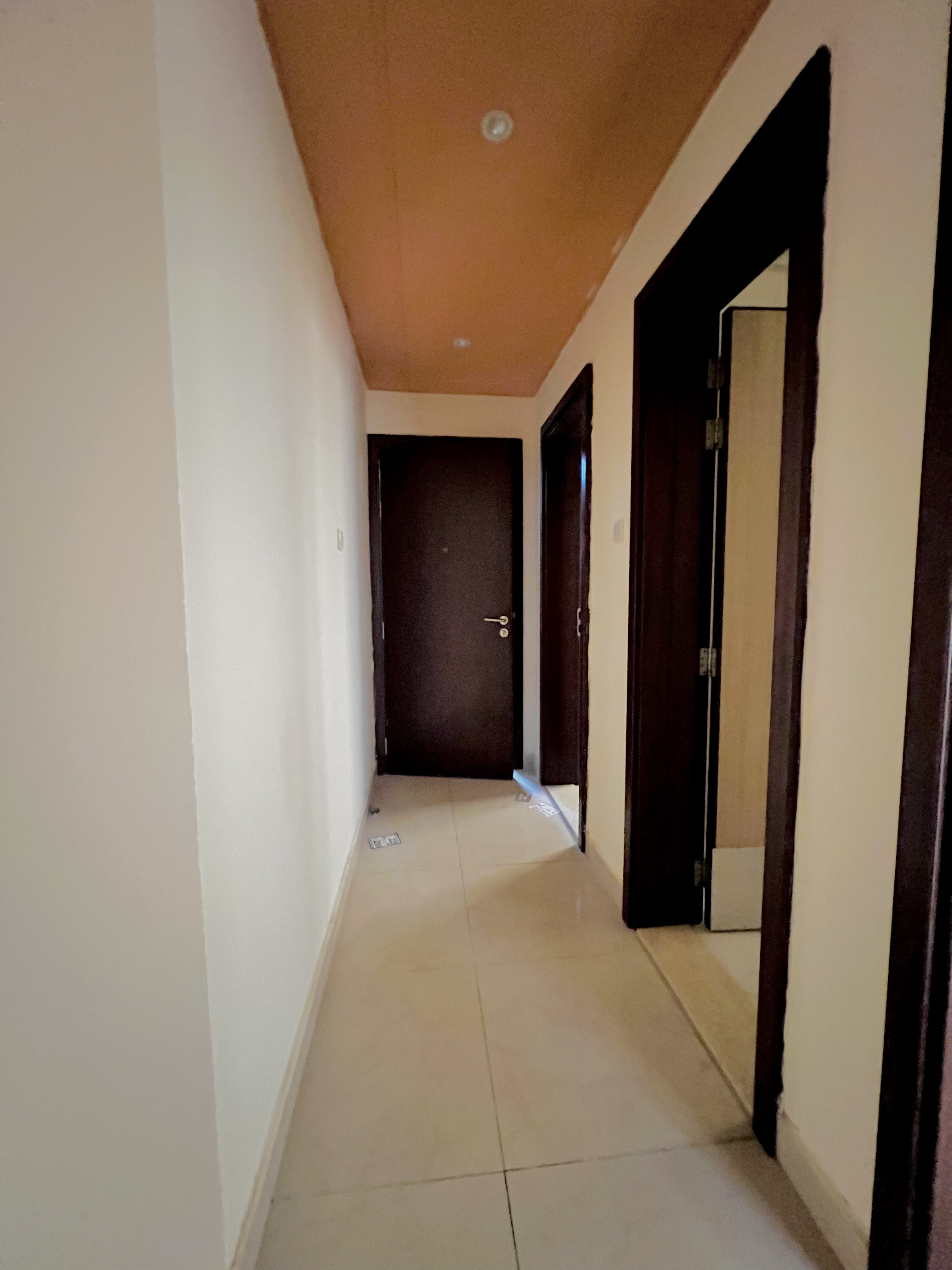2 BHK APARTMENT NO DEPOSIT TWO WASHROOM WITH BALCONY CLOSE HALL OUTSIDE FREE PARKING CENTRAL AC NEAT AND CLEAN BUILDING PRICE ONLY FOR 32999