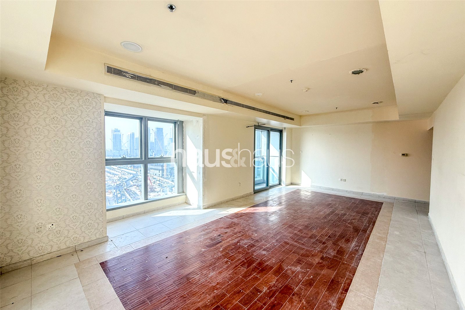 Vacant | Sea View | Reno Opportunity