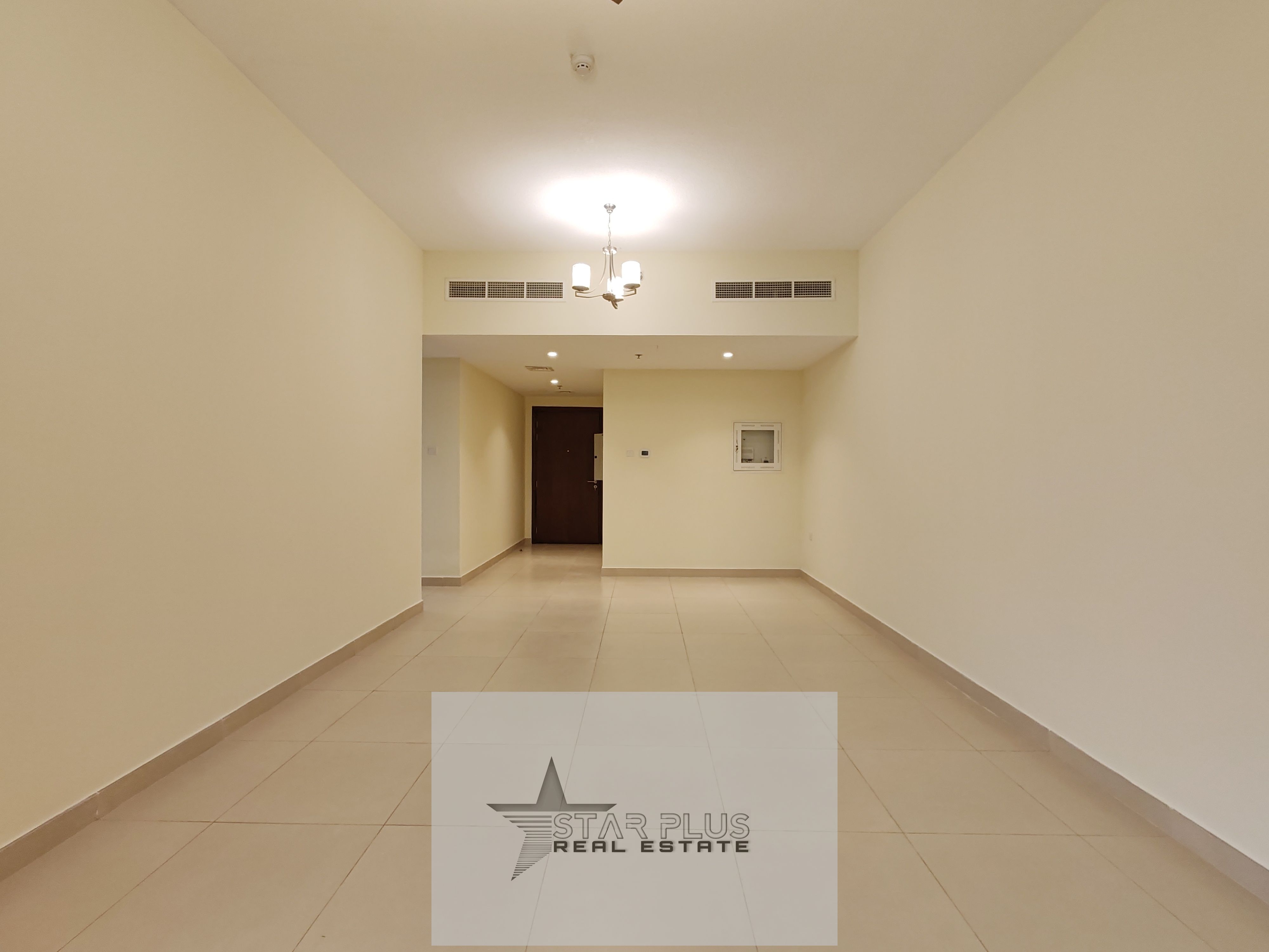 VERY SPACIOUS 2 BEDROOM APARTMENT AT THE MAIN LOCATION READY TO MOVE.