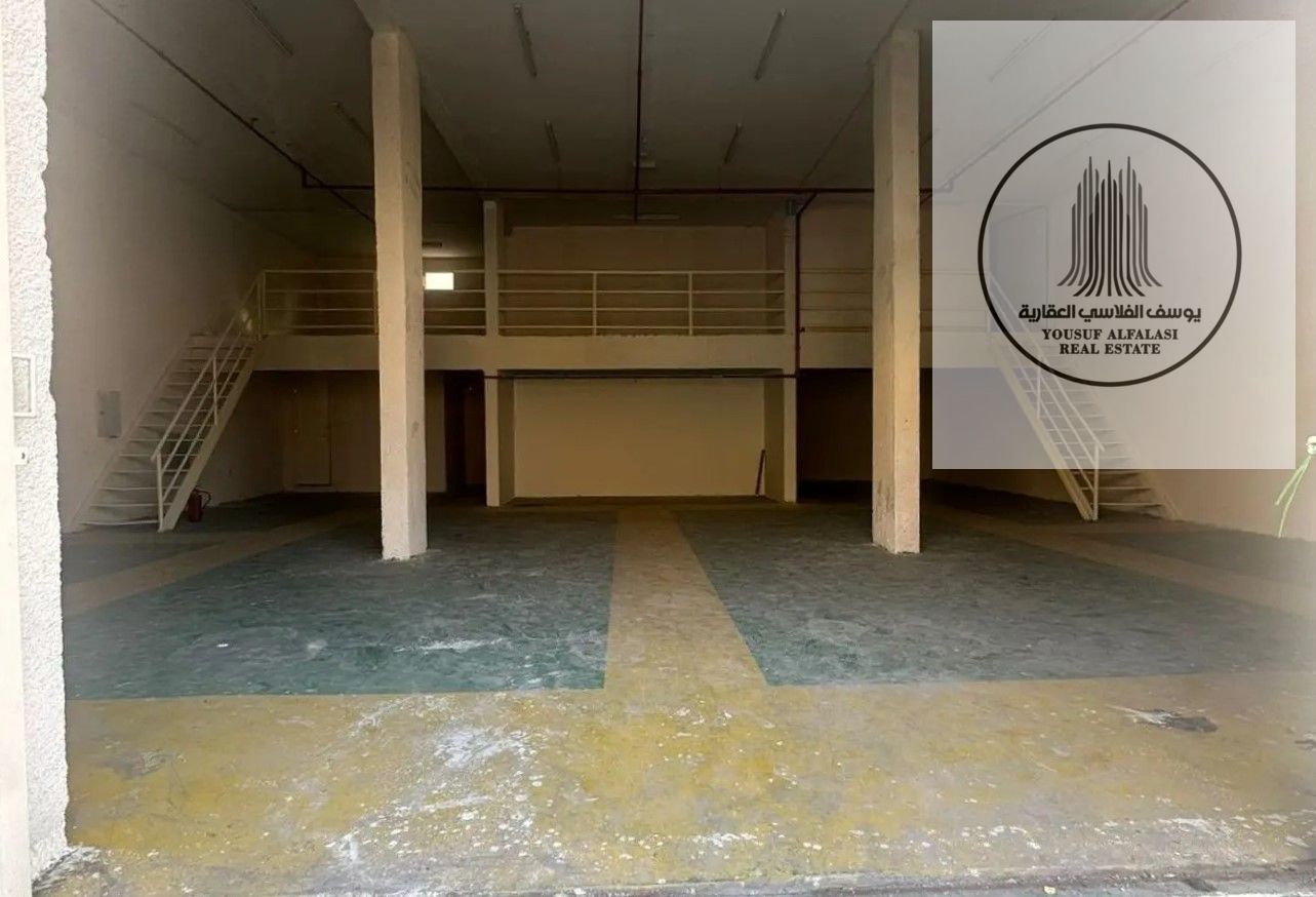 For rent at an excellent price, a 3000 square foot warehouse with 20 kilowatt electricity on a main street
