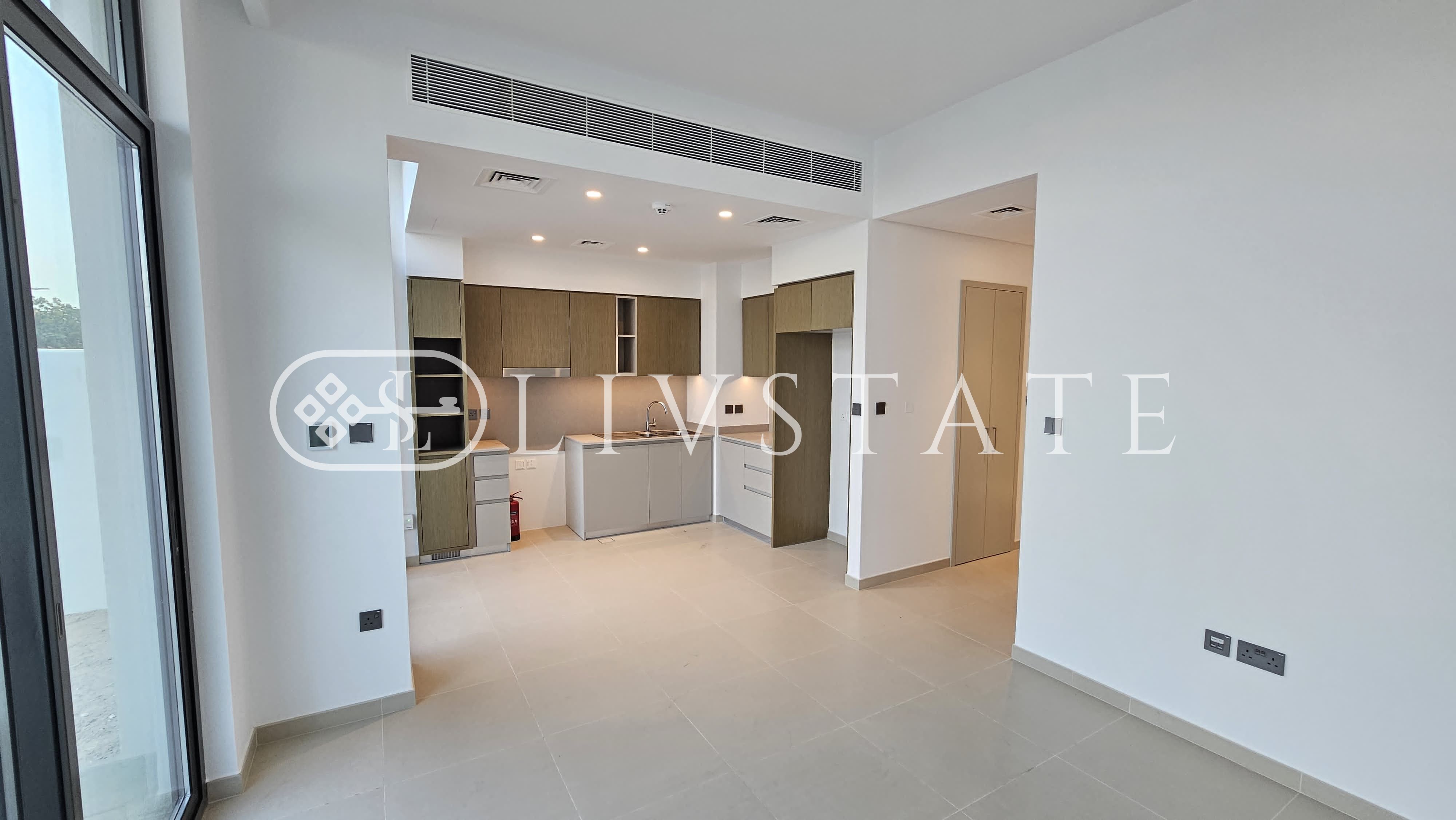 Single Row | 3BR Townhouse | Available December