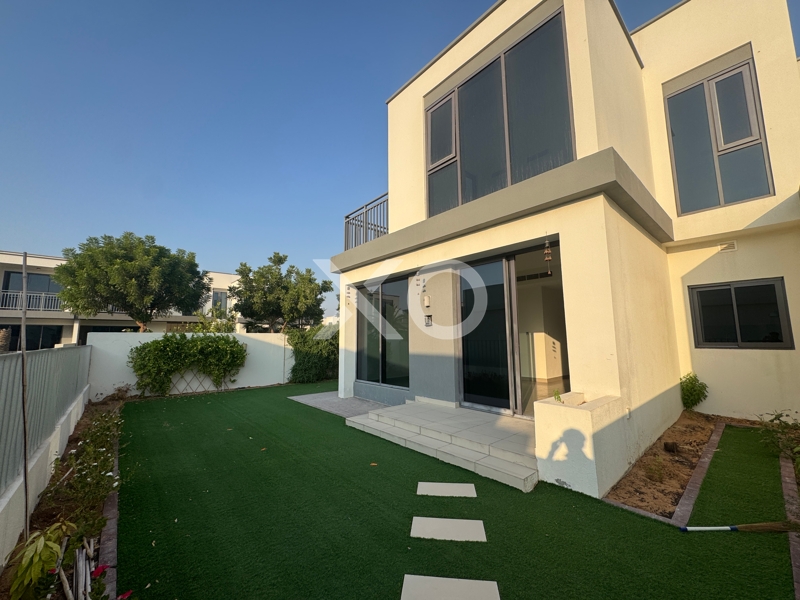 CORNER PLOT | POOL BACKING | SINGLE ROW