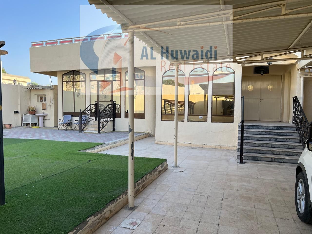 For sale an Arab house in Sharjah in Al-Sabkha area