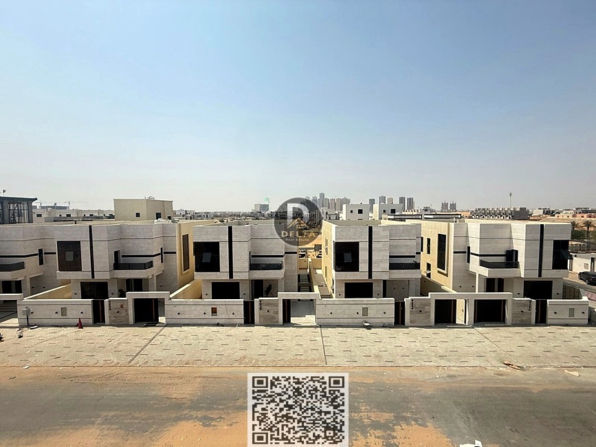 New villa for sale, 5 rooms, two floors, with a swimming pool, super deluxe finishing in Al Helio 2 - Ajman
