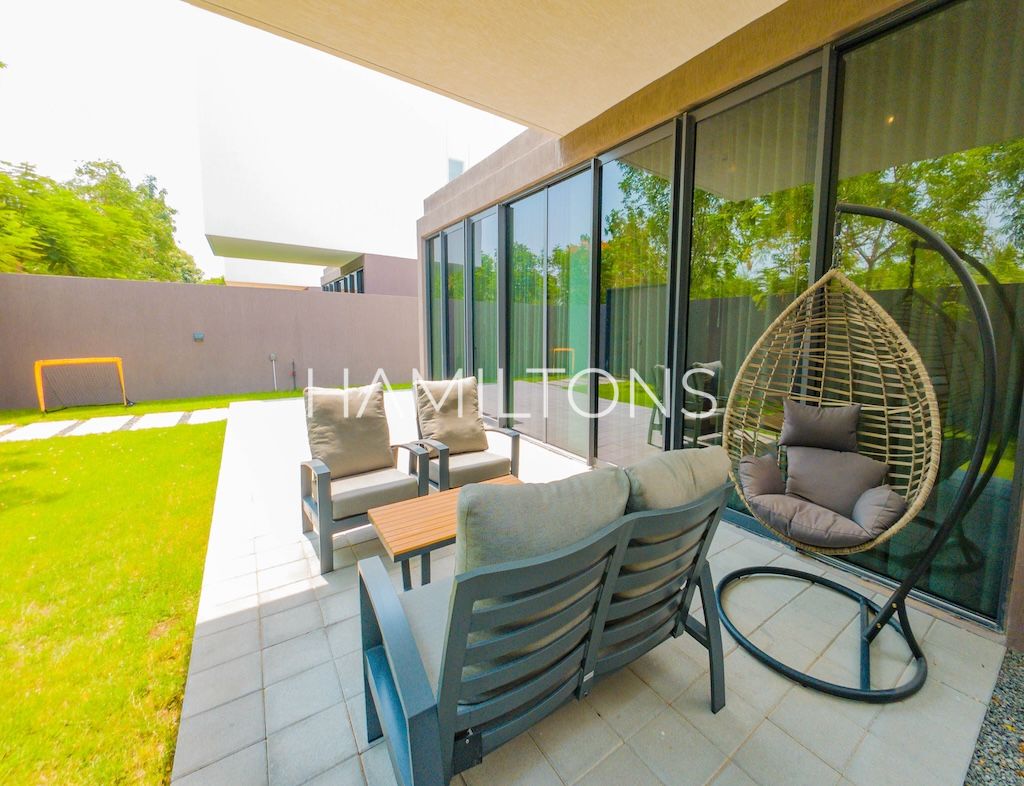 Move-In Ready | Spacious Plot | Resale