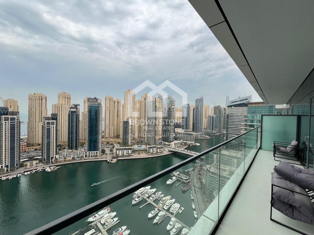 Contemporary Layout | Corner Unit | Marina View