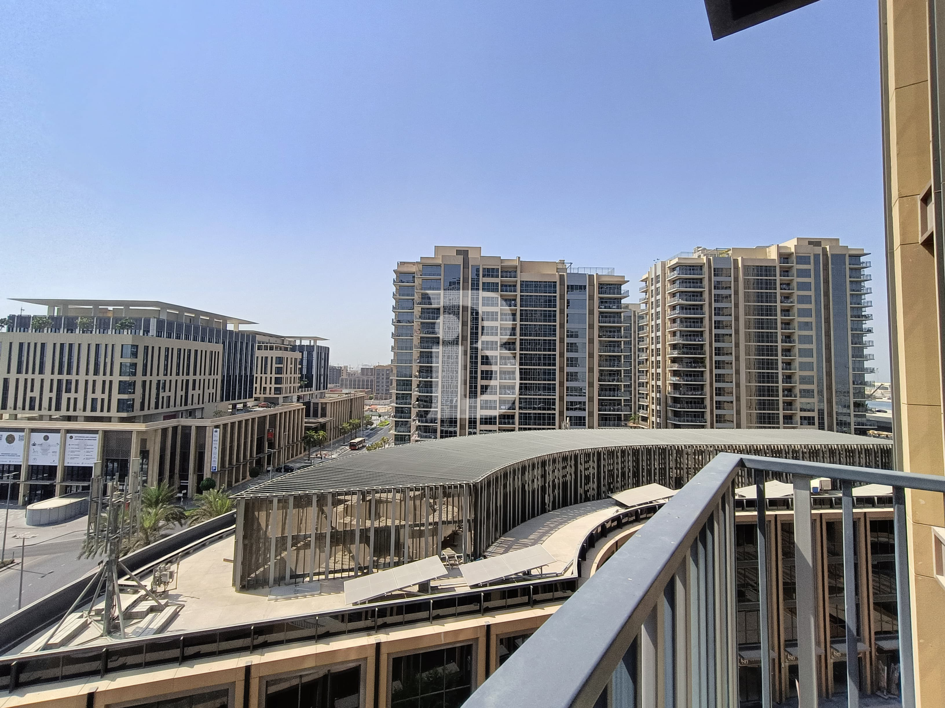 SPACIOUS I HIGH FLOOR I LUXURY