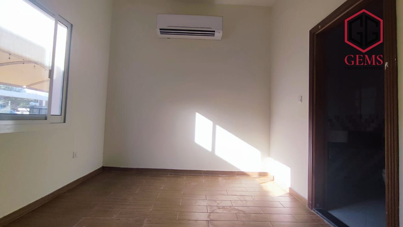 WELL-MAINTAINED | SEMI-DETACHED | MODERN | GARDEN