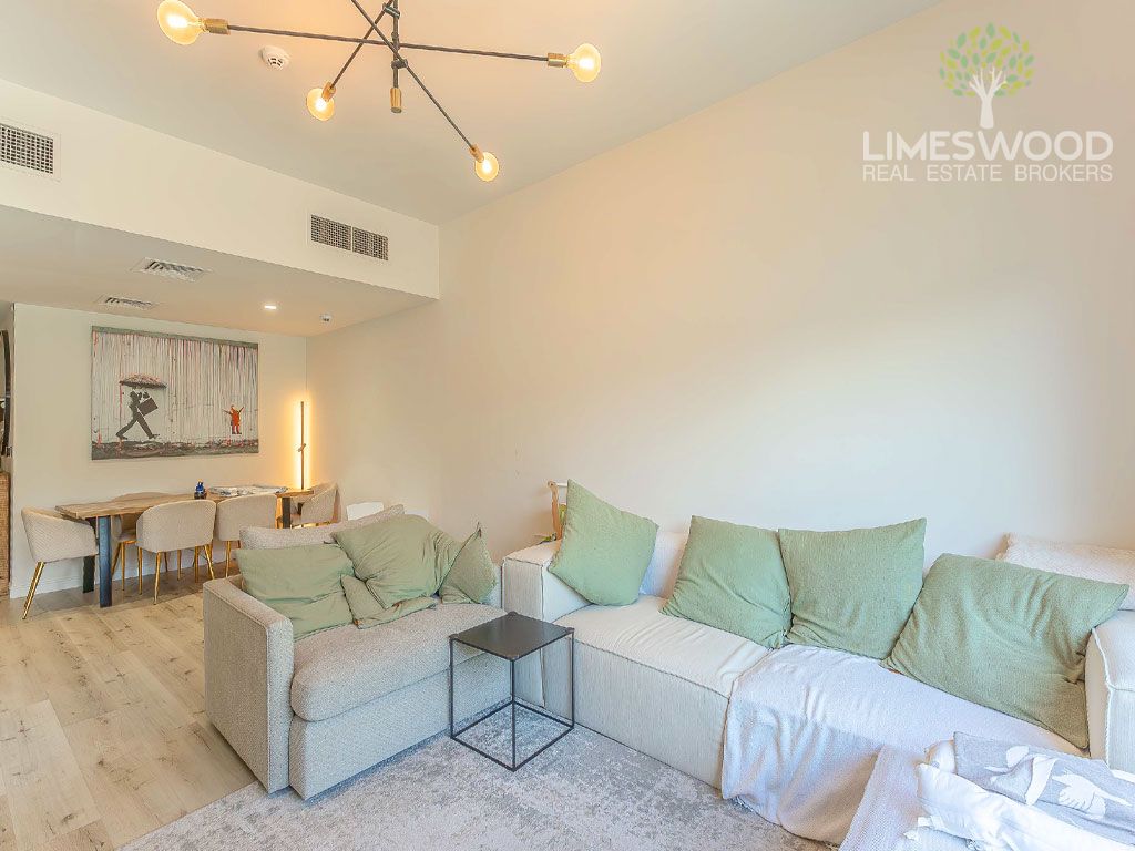 Elegant 4 Bedroom Townhouse | Modern Living