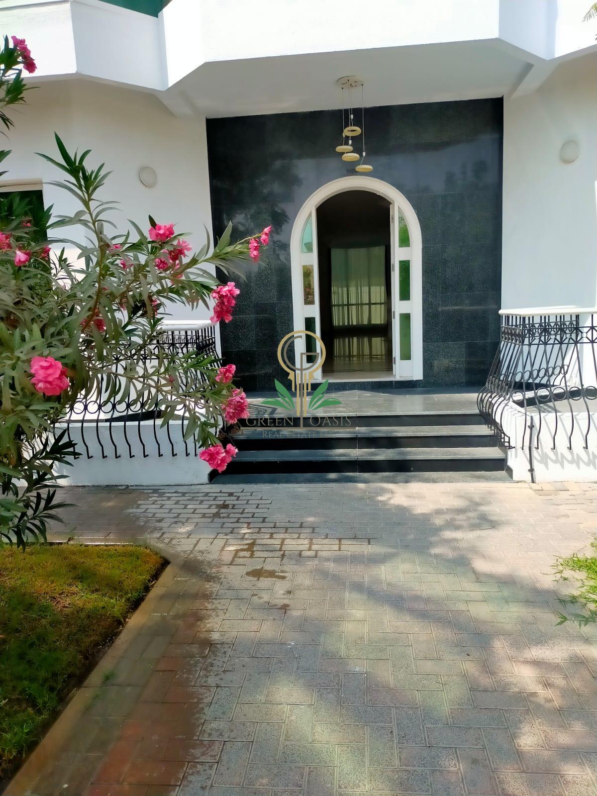 MODERN STYLE VILLA | PRIVATE GARDEN PRIVATE POOL