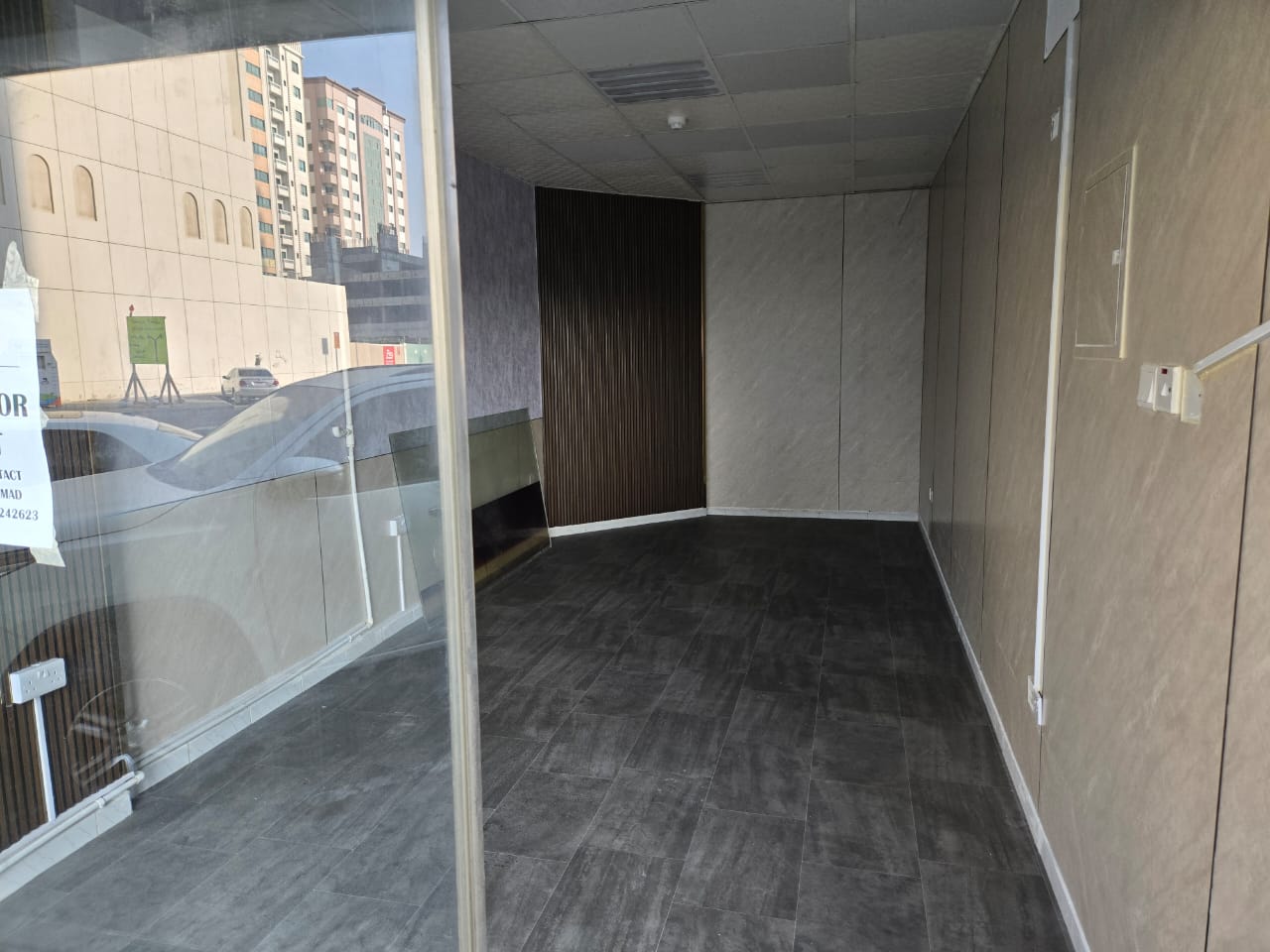 1 DOOR SHOP FOR BUSINESS PURPOSES READY FOR RENT