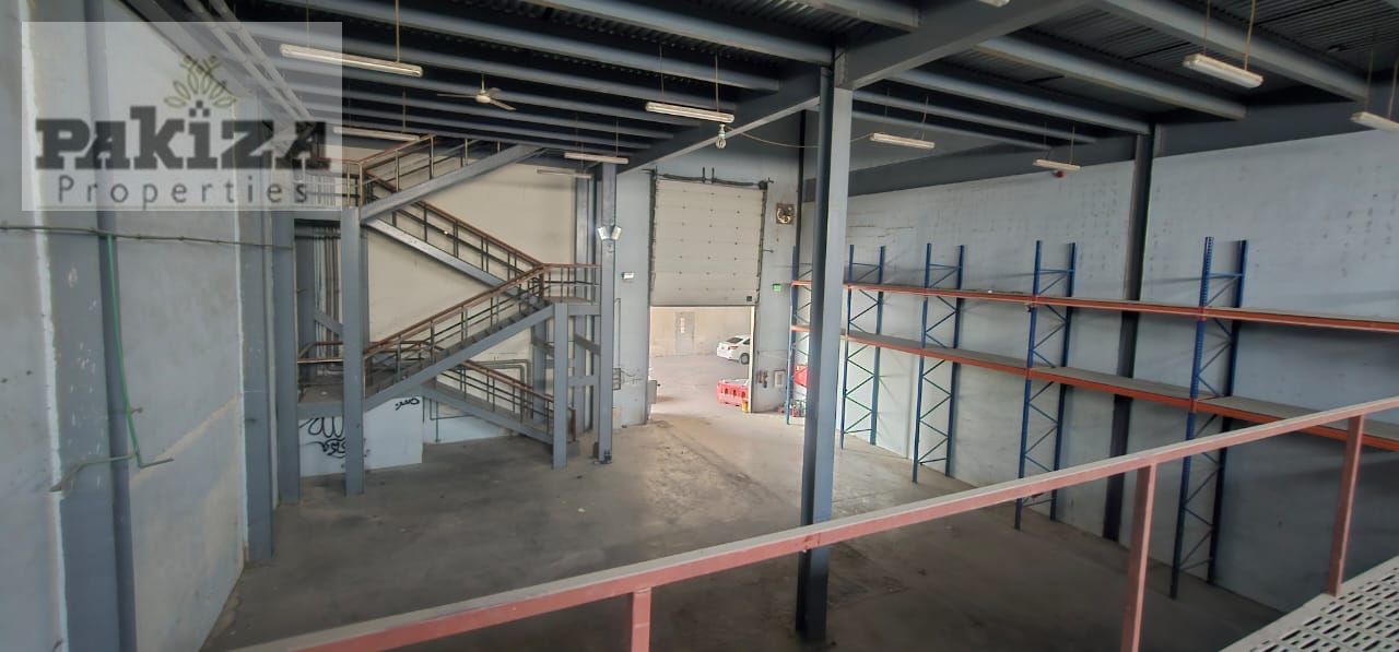 7000Sqft Road Facing Warehouse!! 18-Meter-High Ceiling!! No 20% Sublease Centrally Located