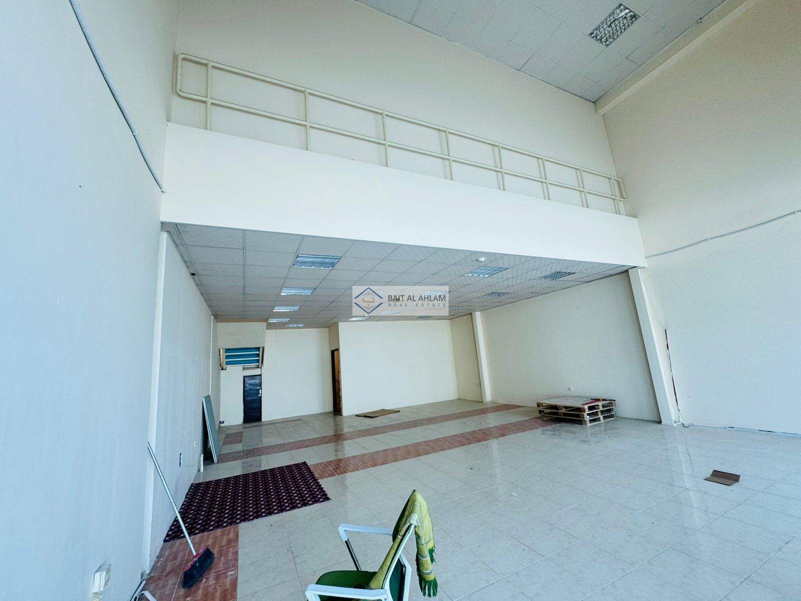 38 Kw Electricity power/2700 Sqft Showroom For rent in Industrial area 18,Sharjah