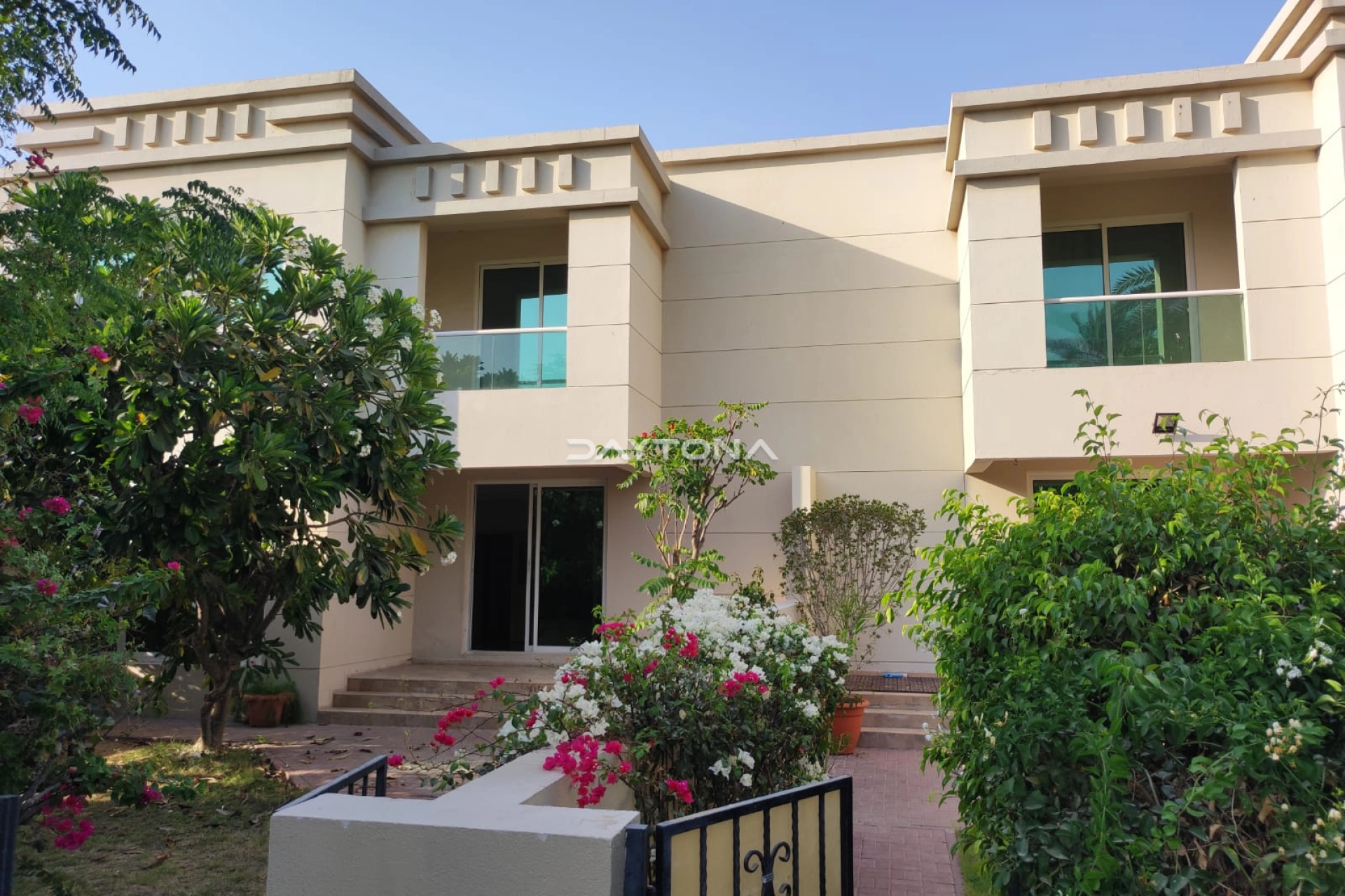 PRIME | 3 BEDROOM VILLA + MAID’S | PRIVATE GARDEN
